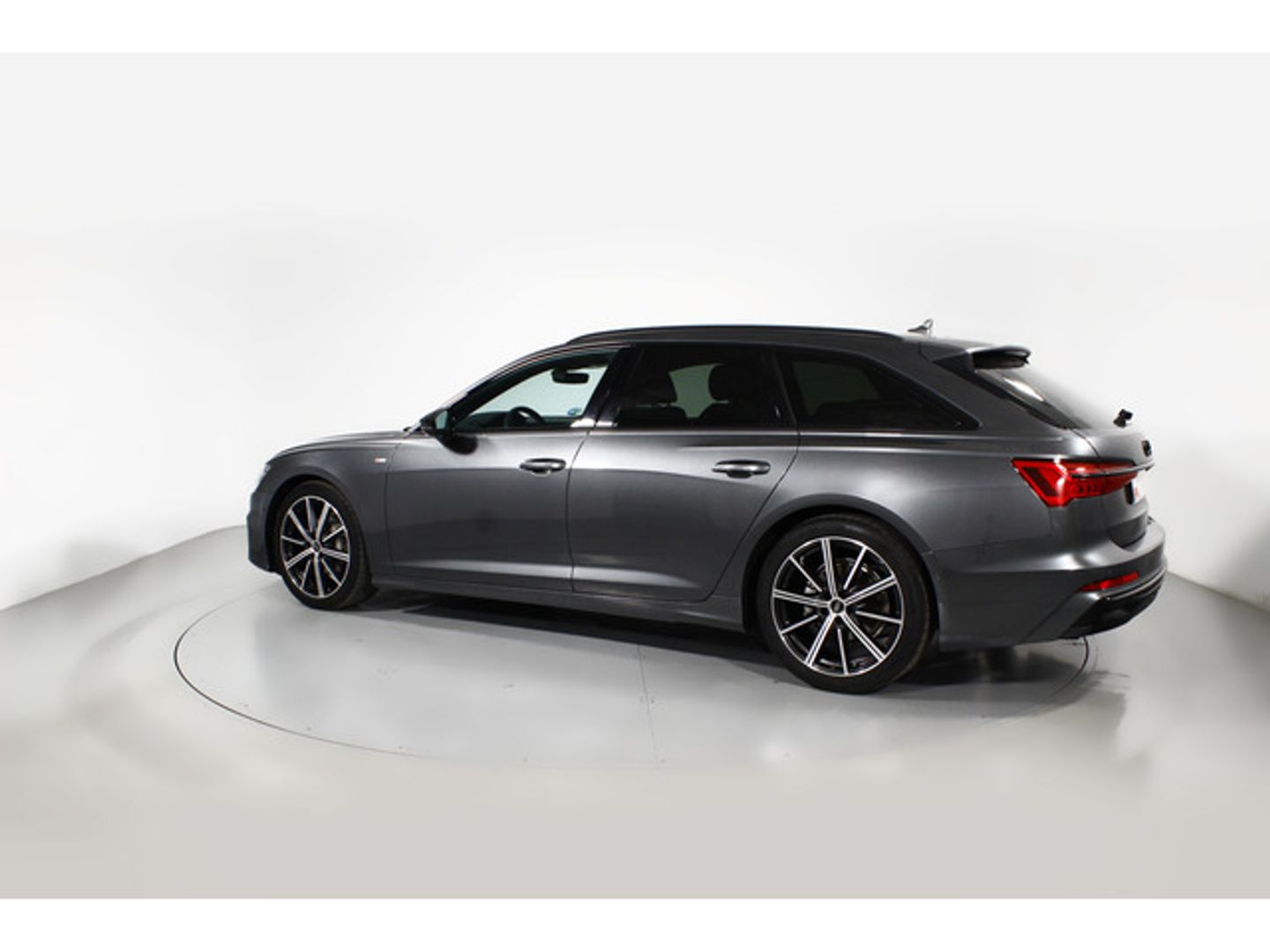 Audi A6 Avant 40 TDI Black line