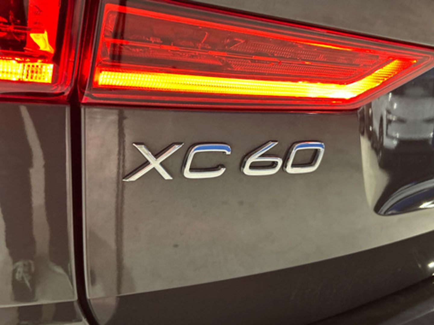 Volvo XC60 T6 Recharge Plus Dark