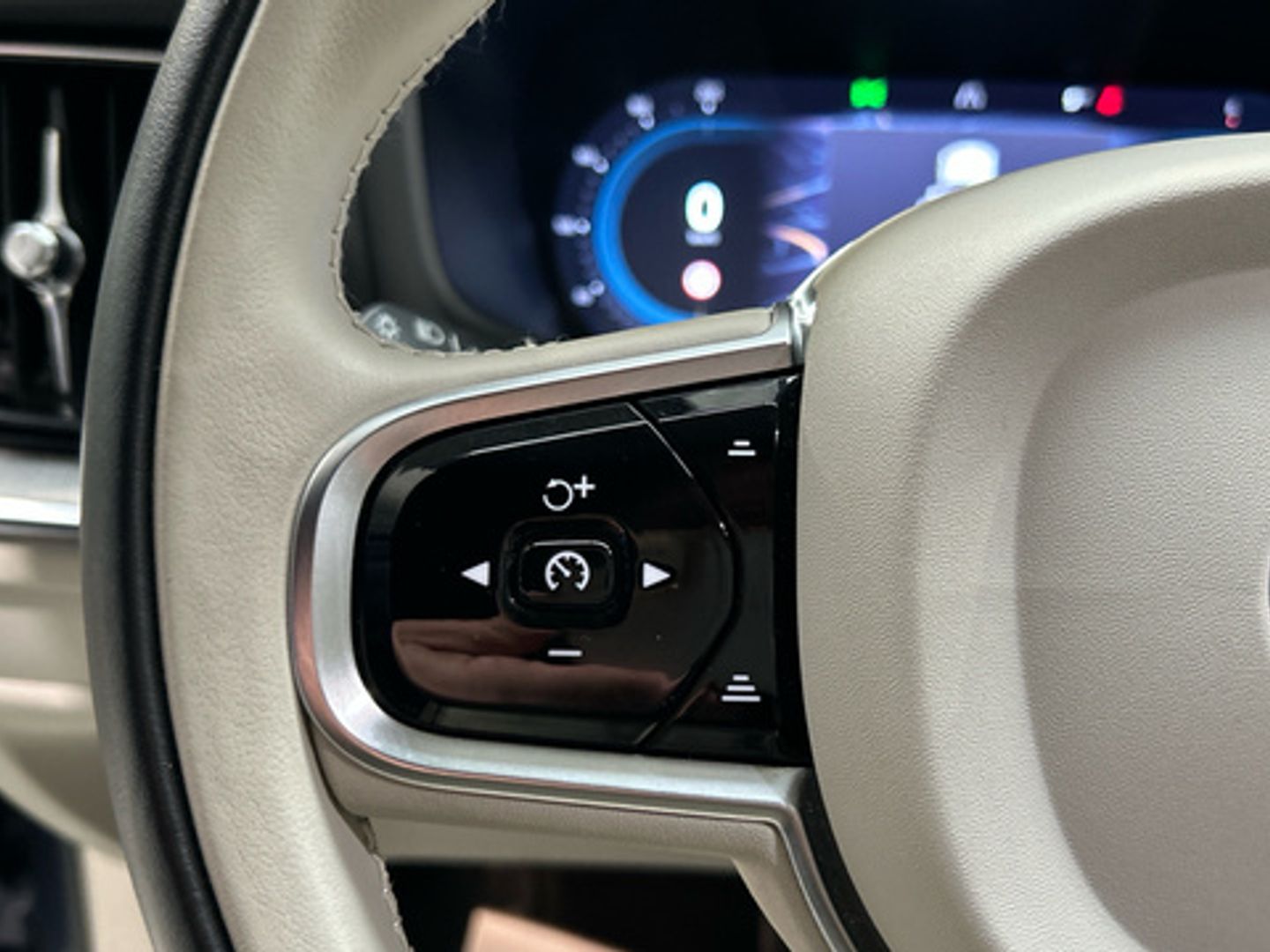 Volvo V60 B4 D Plus Dark Auto 145 kW (197 CV)