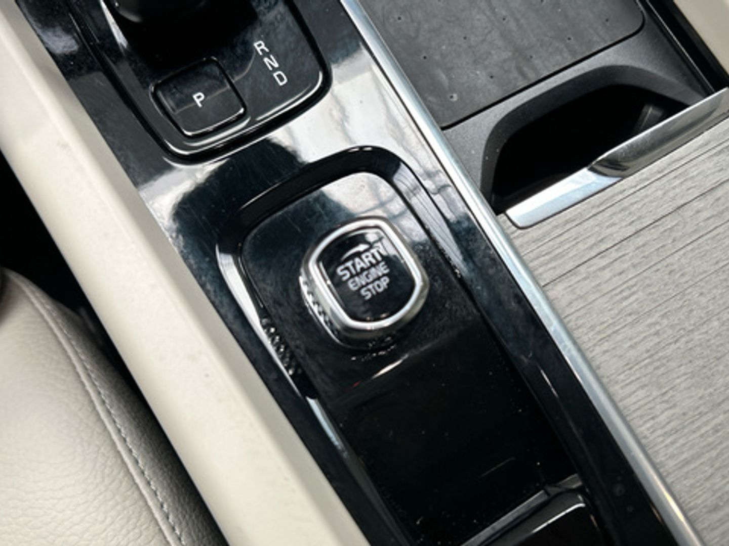 Volvo V60 B4 D Plus Dark Auto 145 kW (197 CV)