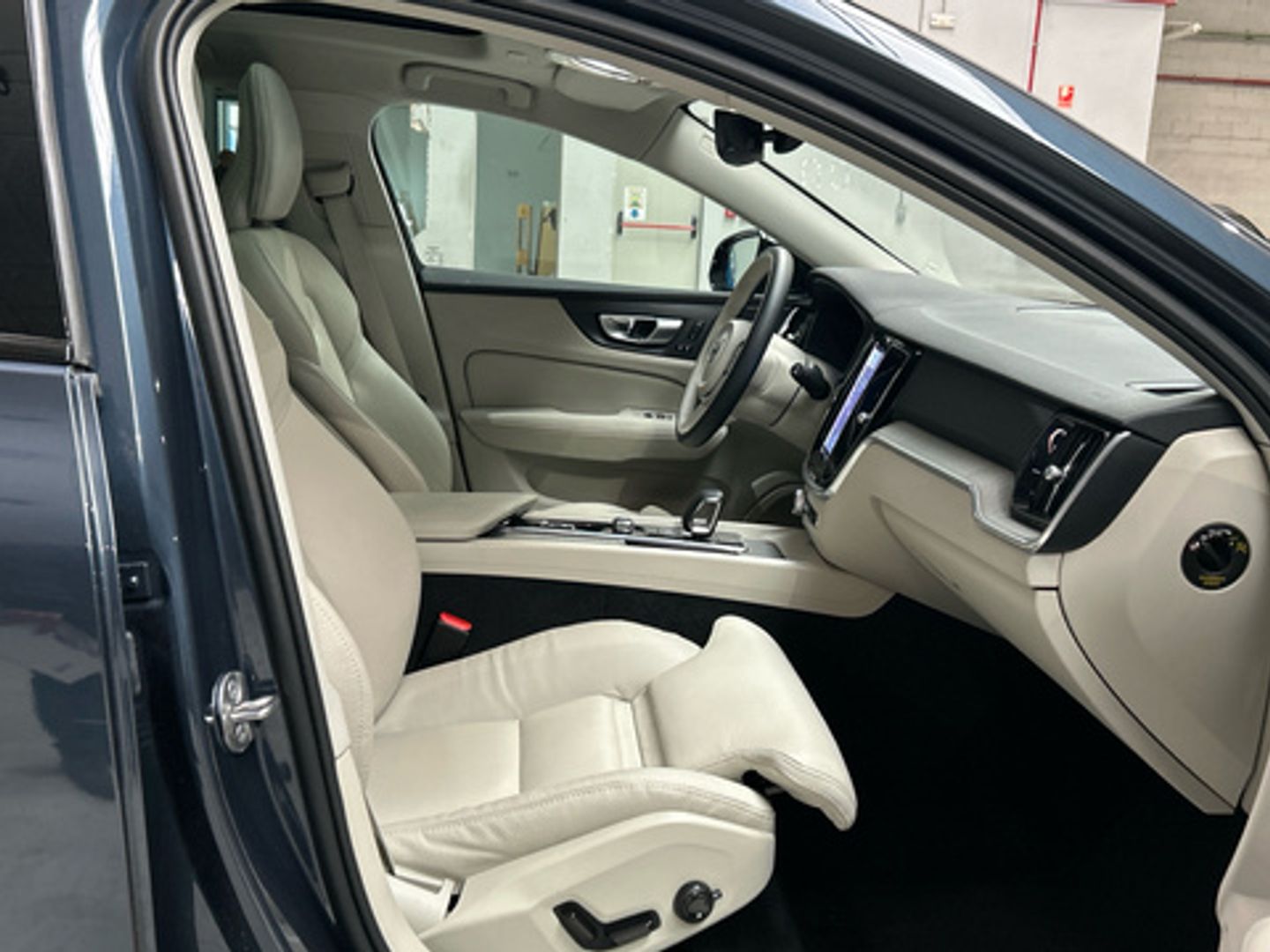 Volvo V60 B4 D Plus Dark Auto 145 kW (197 CV)