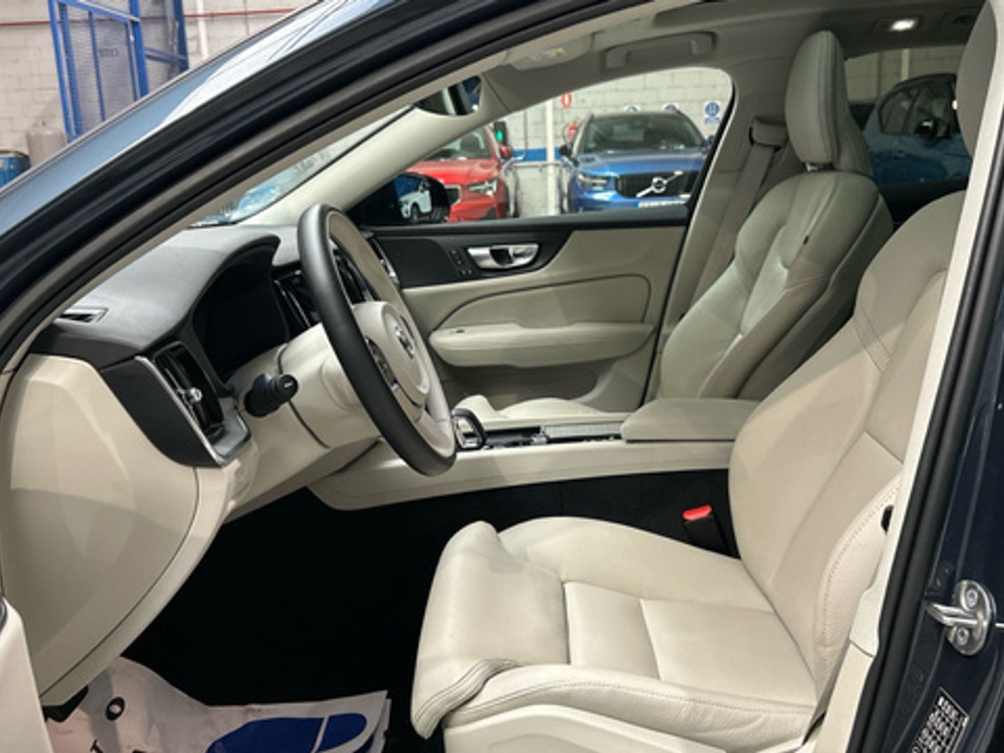 Volvo V60 B4 D Plus Dark Auto 145 kW (197 CV)