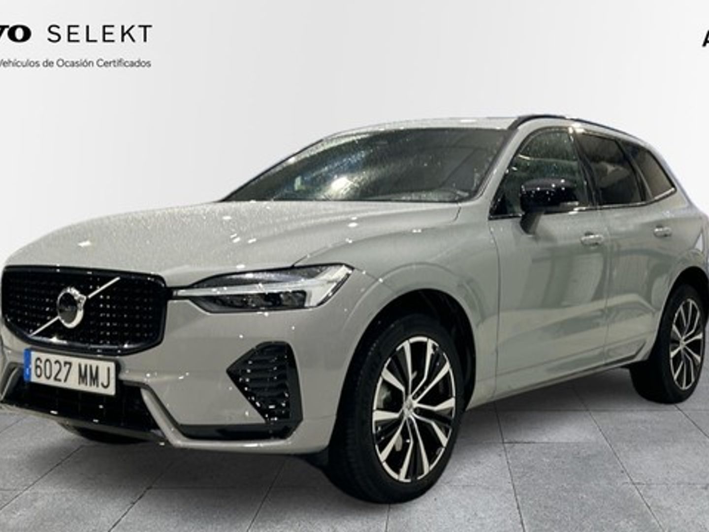 Volvo XC60 B4 D Plus Dark Auto 145 kW (197 CV) Gris All Terrain / Pick-up
