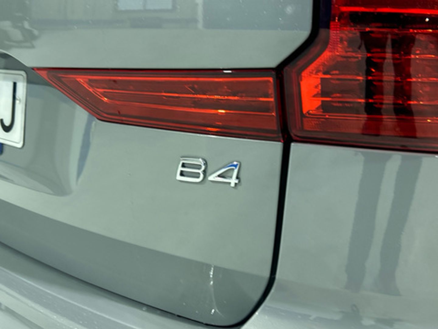 Volvo XC60 B4 D Plus Dark Auto 145 kW (197 CV)