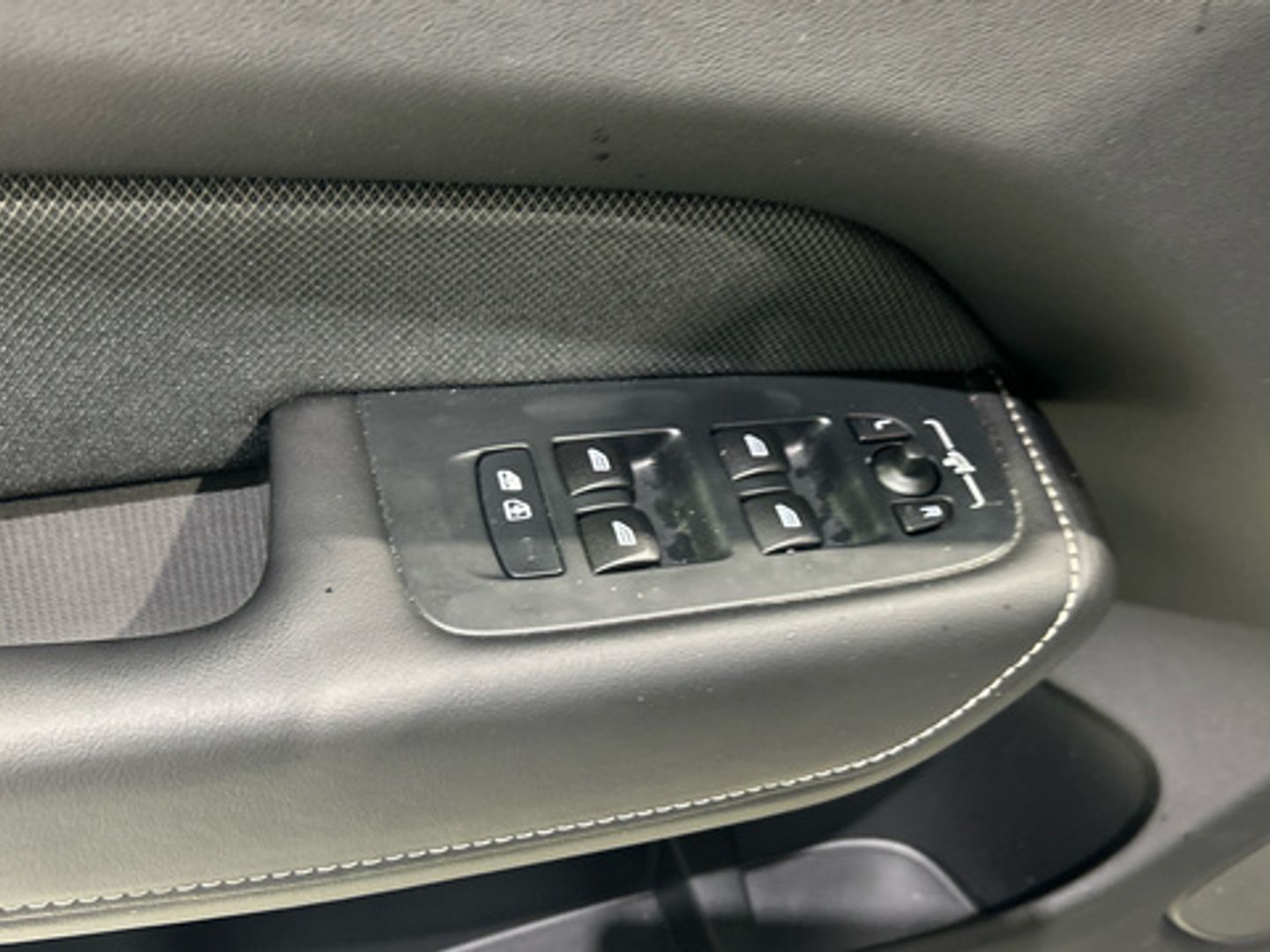 Volvo XC60 B4 D Plus Dark Auto 145 kW (197 CV)