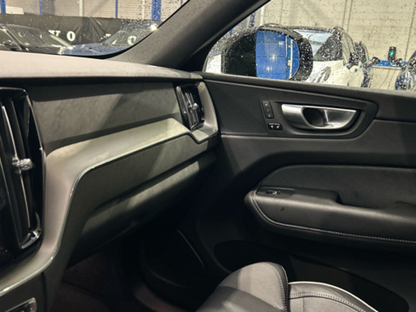 Volvo XC60 B4 D Plus Dark Auto 145 kW (197 CV)