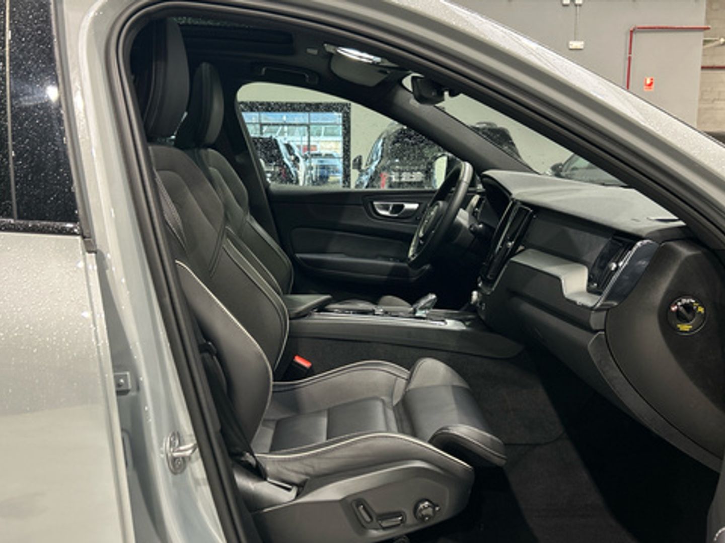 Volvo XC60 B4 D Plus Dark Auto 145 kW (197 CV)