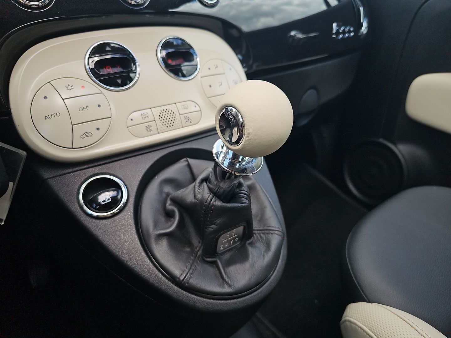 Fiat 500C 1.0 Hybrid Dolcevita 51 kW (70 CV)