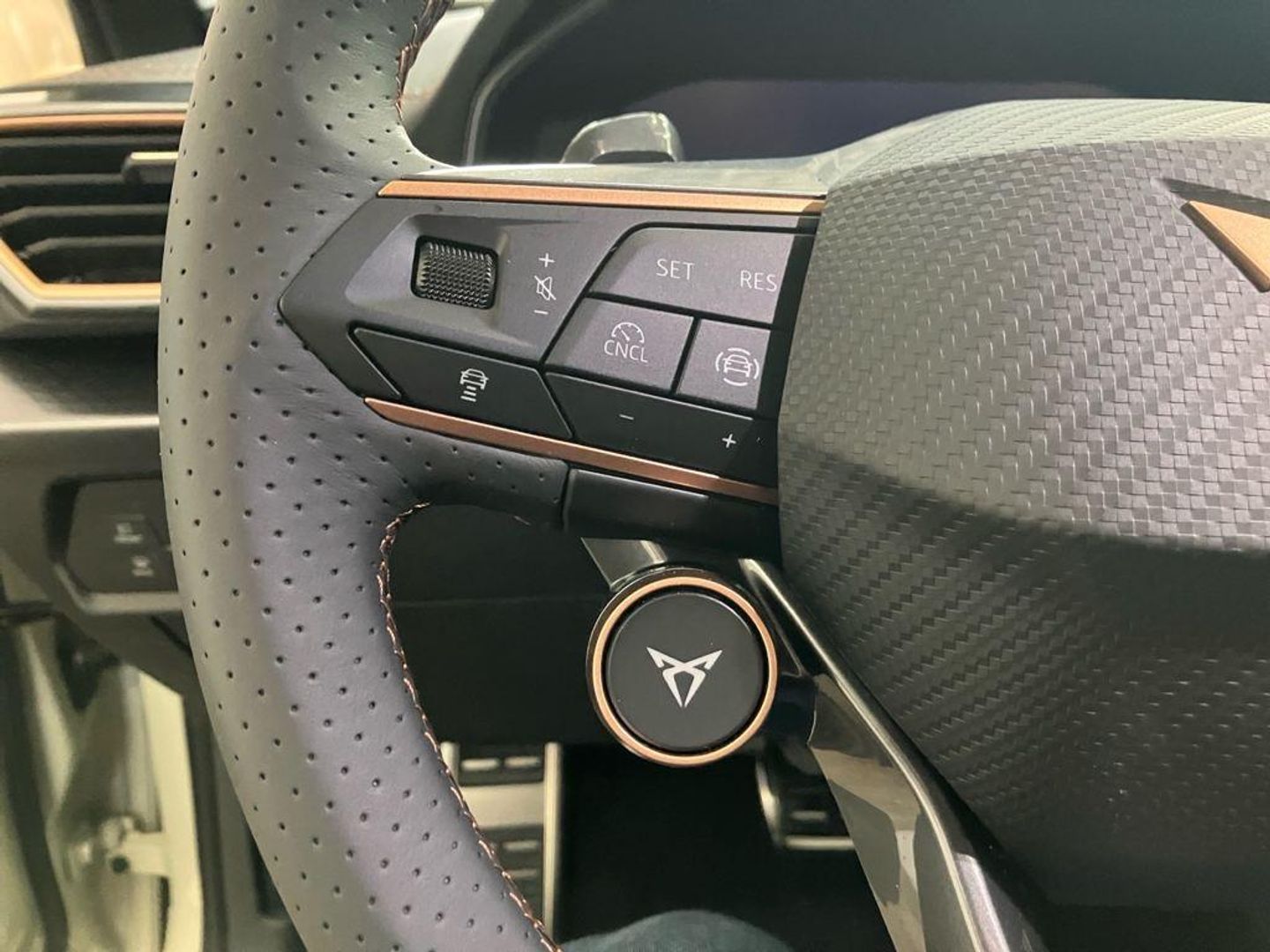 CUPRA León 1.5 eTSI Launch Edition DSG 110 kW (150 CV)