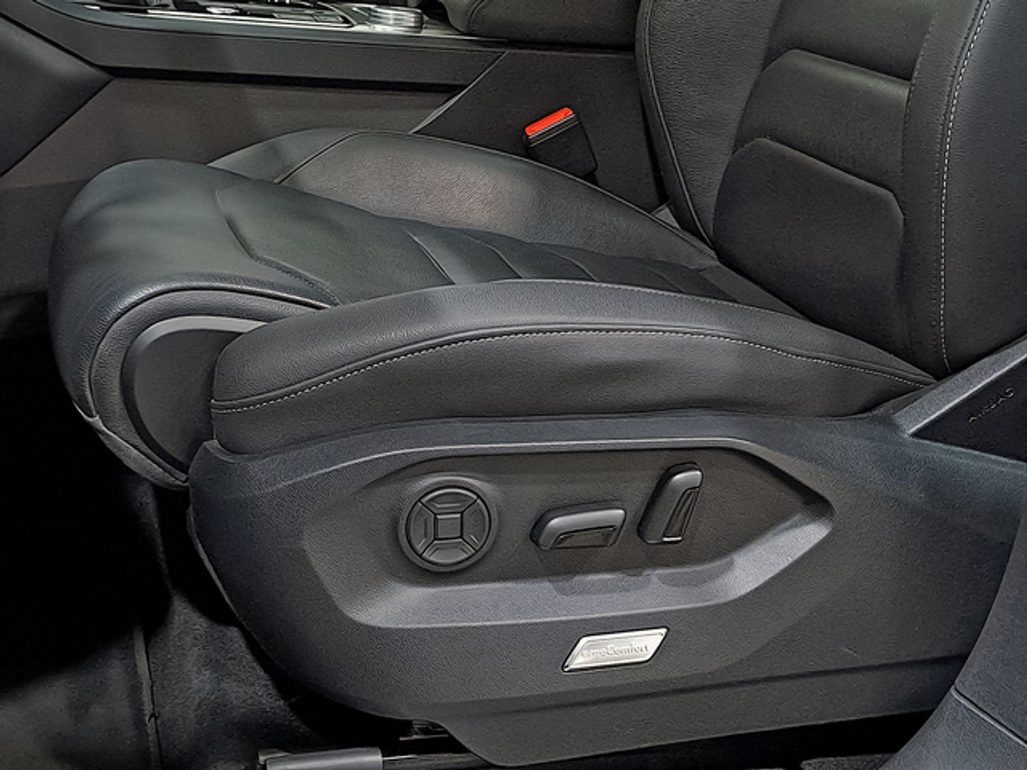 Volkswagen Touareg 3.0 TSI eHybrid Elegance