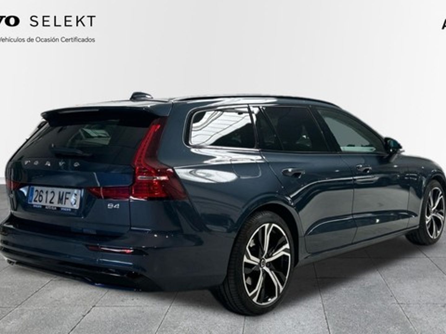 Volvo V60 B4 D Plus Dark