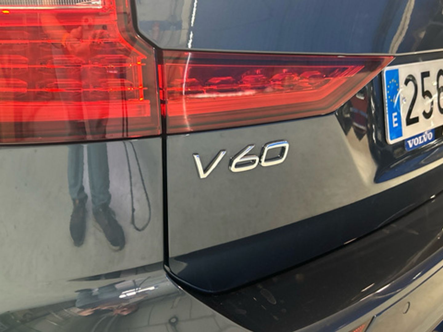 Volvo V60 B4 D Plus Dark