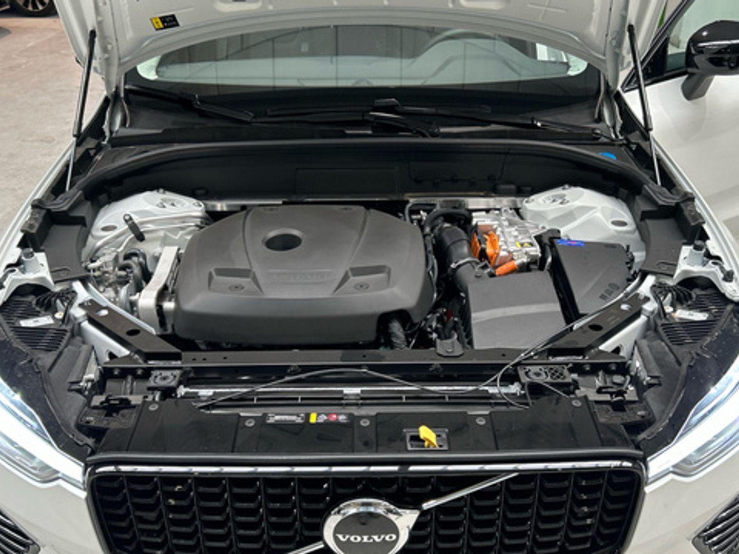 Volvo XC60 T6 Recharge Plus Dark