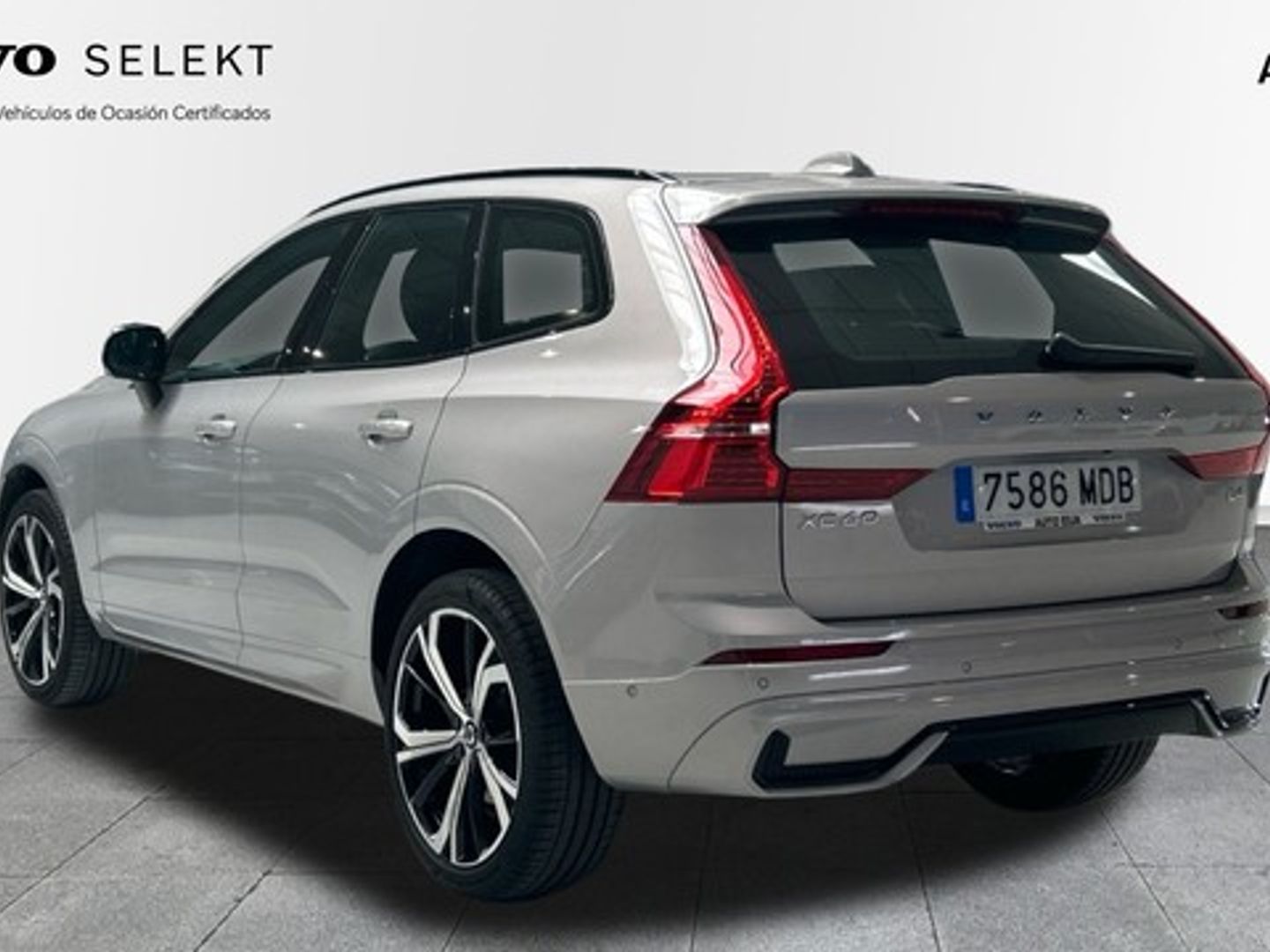 Volvo XC60 B4 D Plus Dark