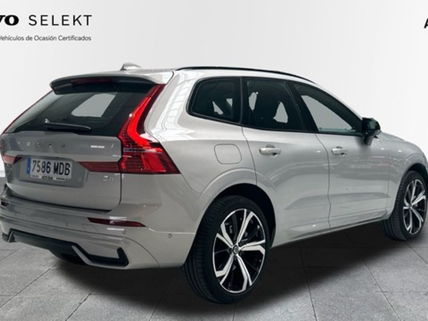 Volvo XC60 B4 D Plus Dark