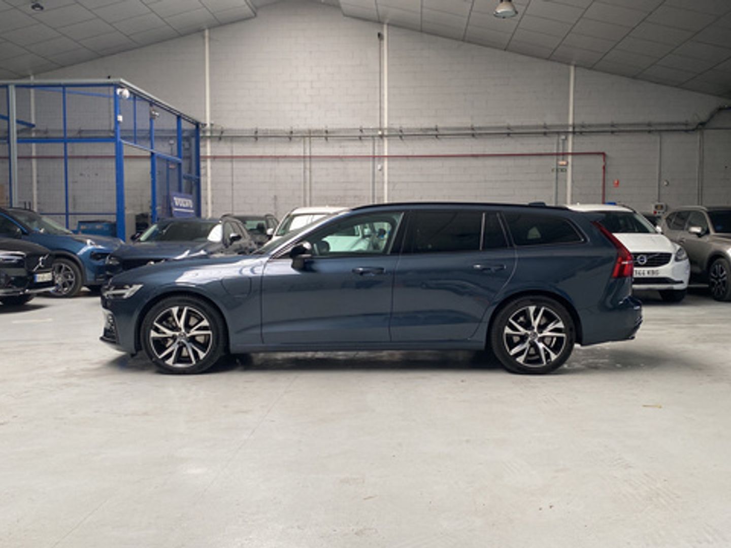 Volvo V60 T6 Recharge R-Design