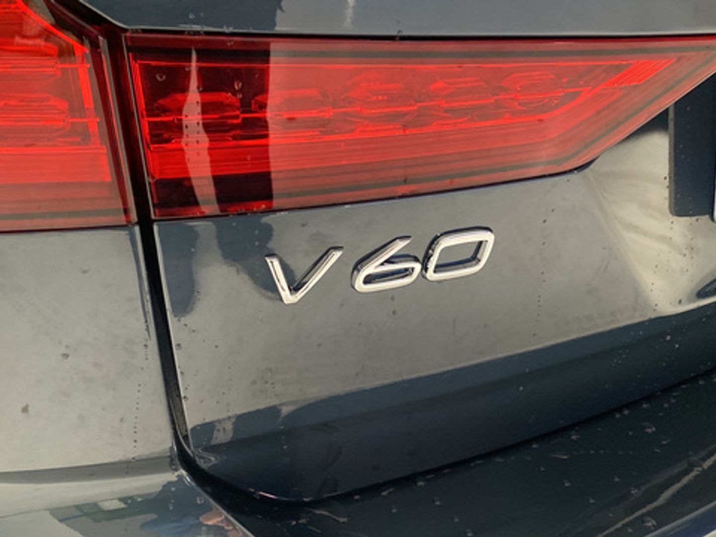 Volvo V60 T6 Recharge R-Design