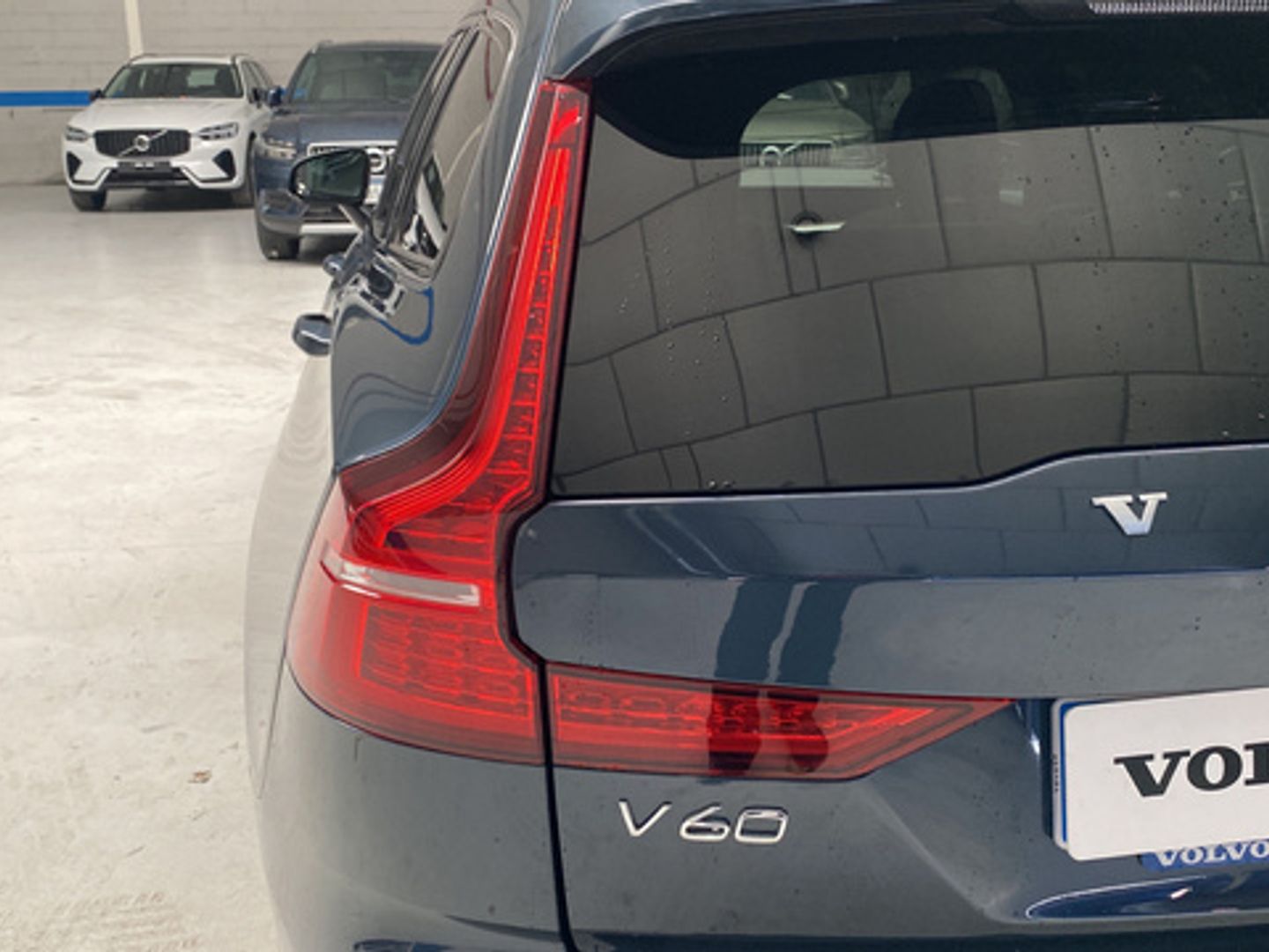 Volvo V60 T6 Recharge R-Design