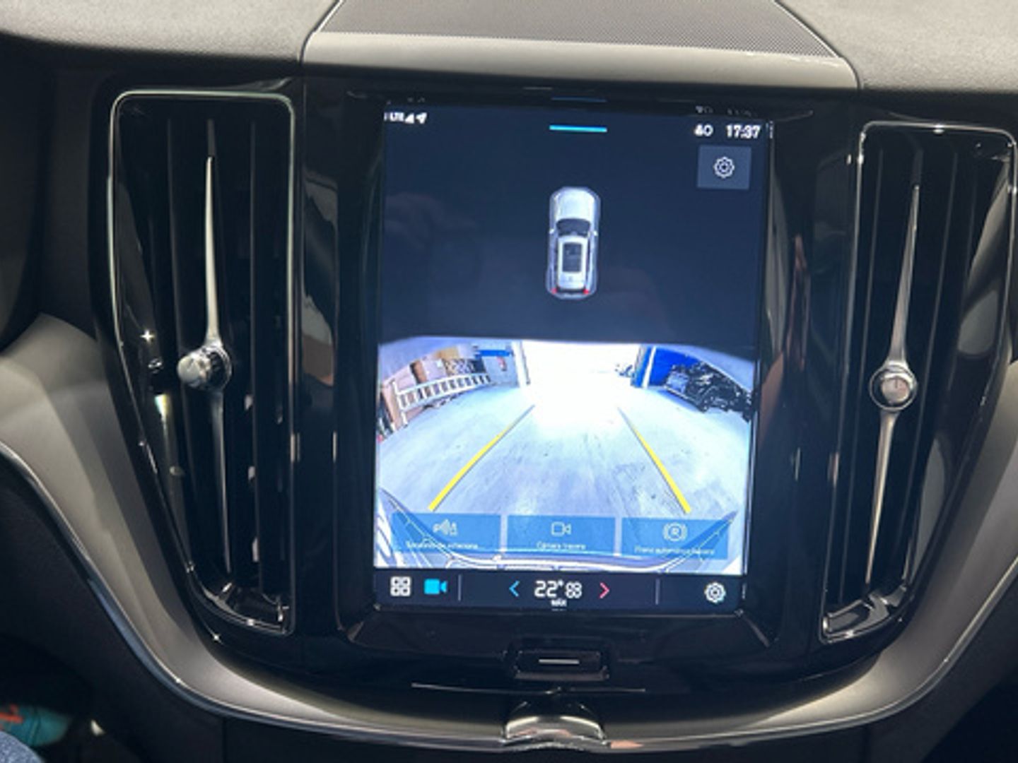 Volvo XC60 B4 D Core Auto 145 kW (197 CV)
