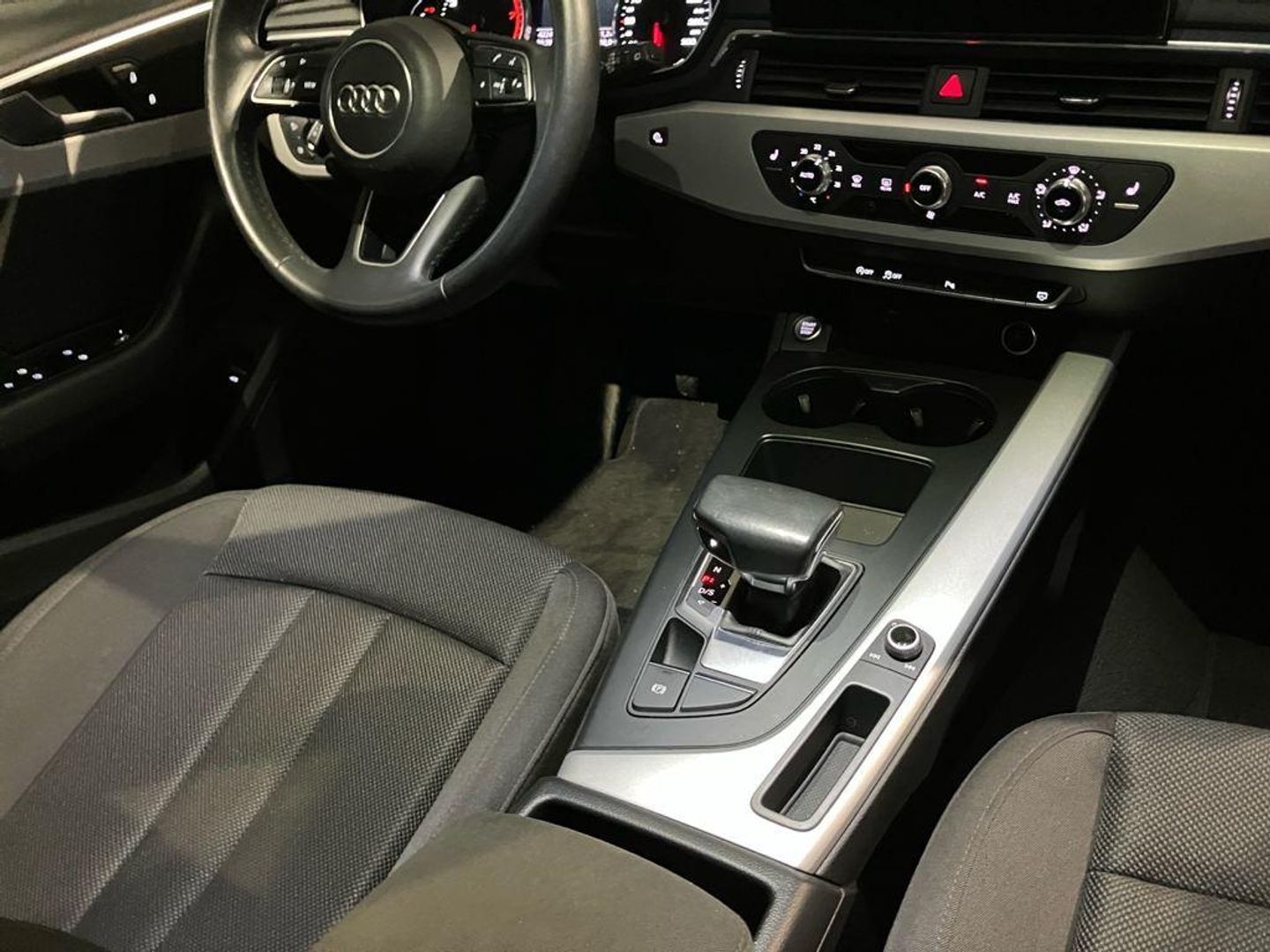 Audi A4 Avant 35 TFSI S line