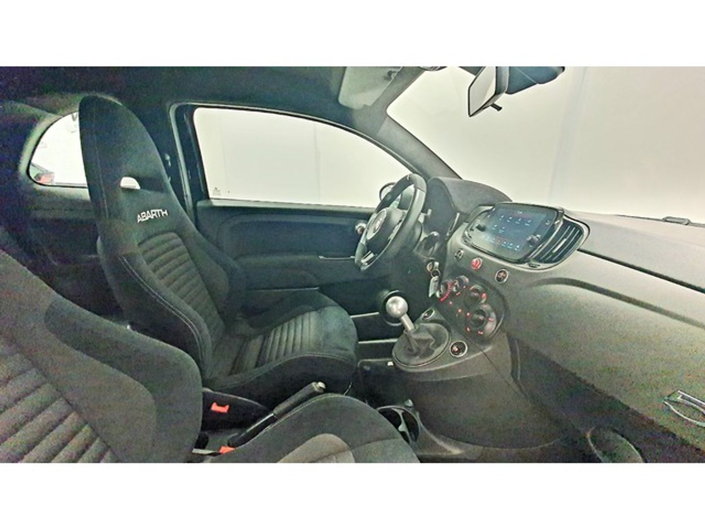 Abarth 500 1.4 16v T-Jet 695 132 kW (180 CV)