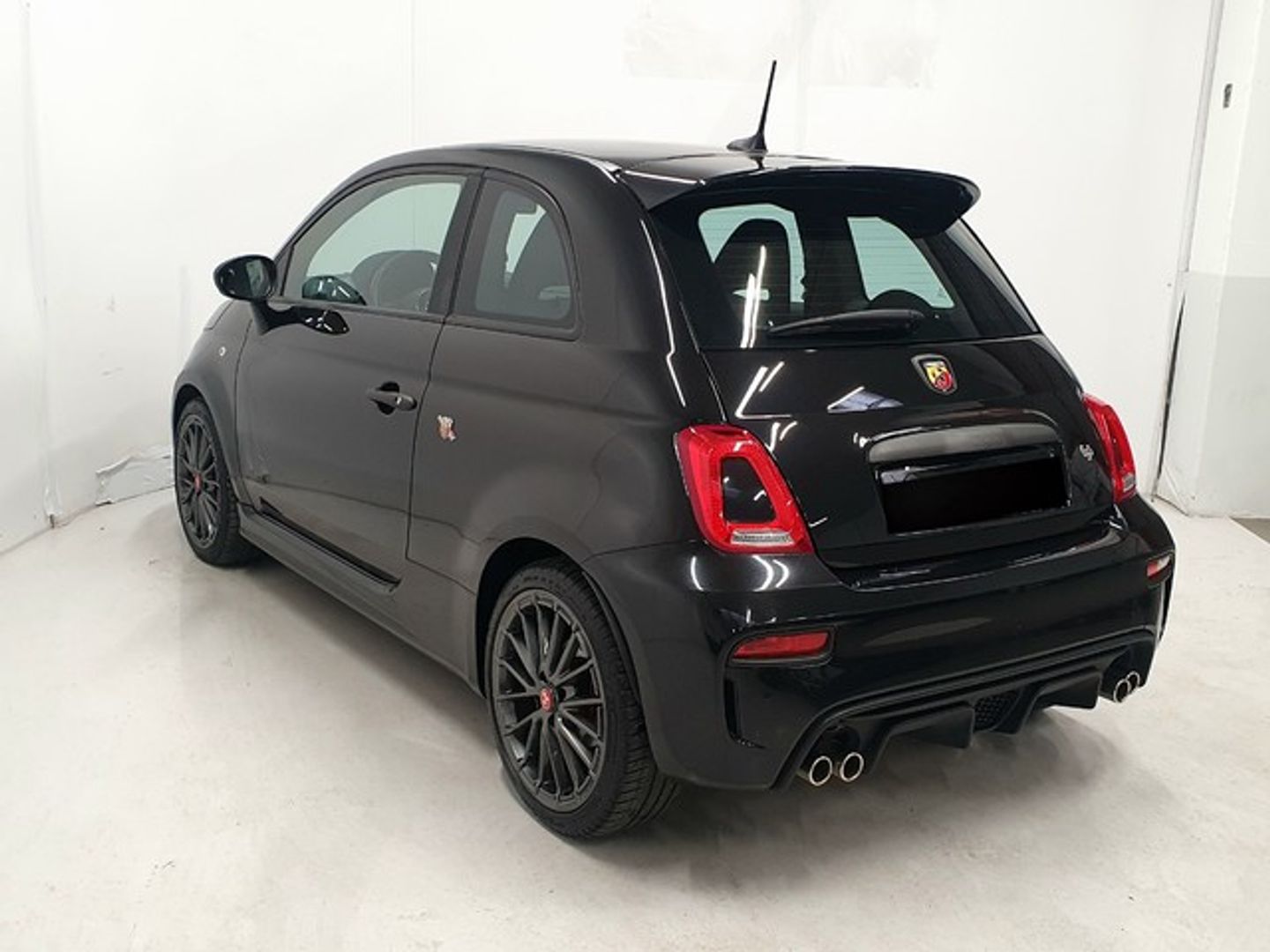 Abarth 500 1.4 16v T-Jet 695 132 kW (180 CV)