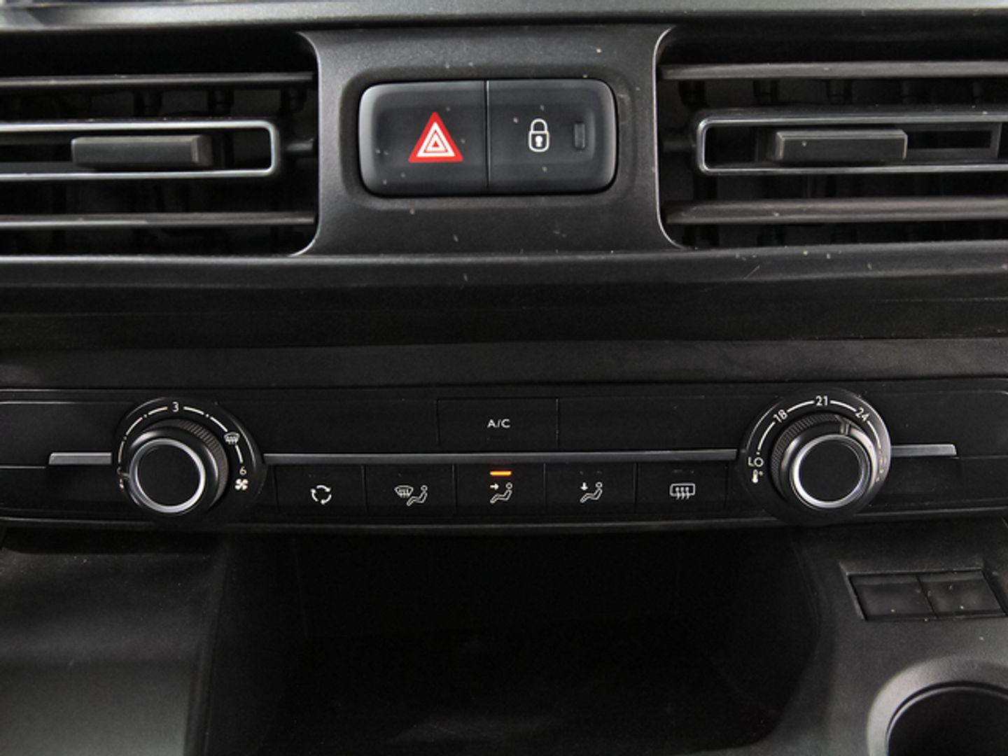 Peugeot Rifter BlueHDi 100 Active Pack Standard 73 kW (100 CV)