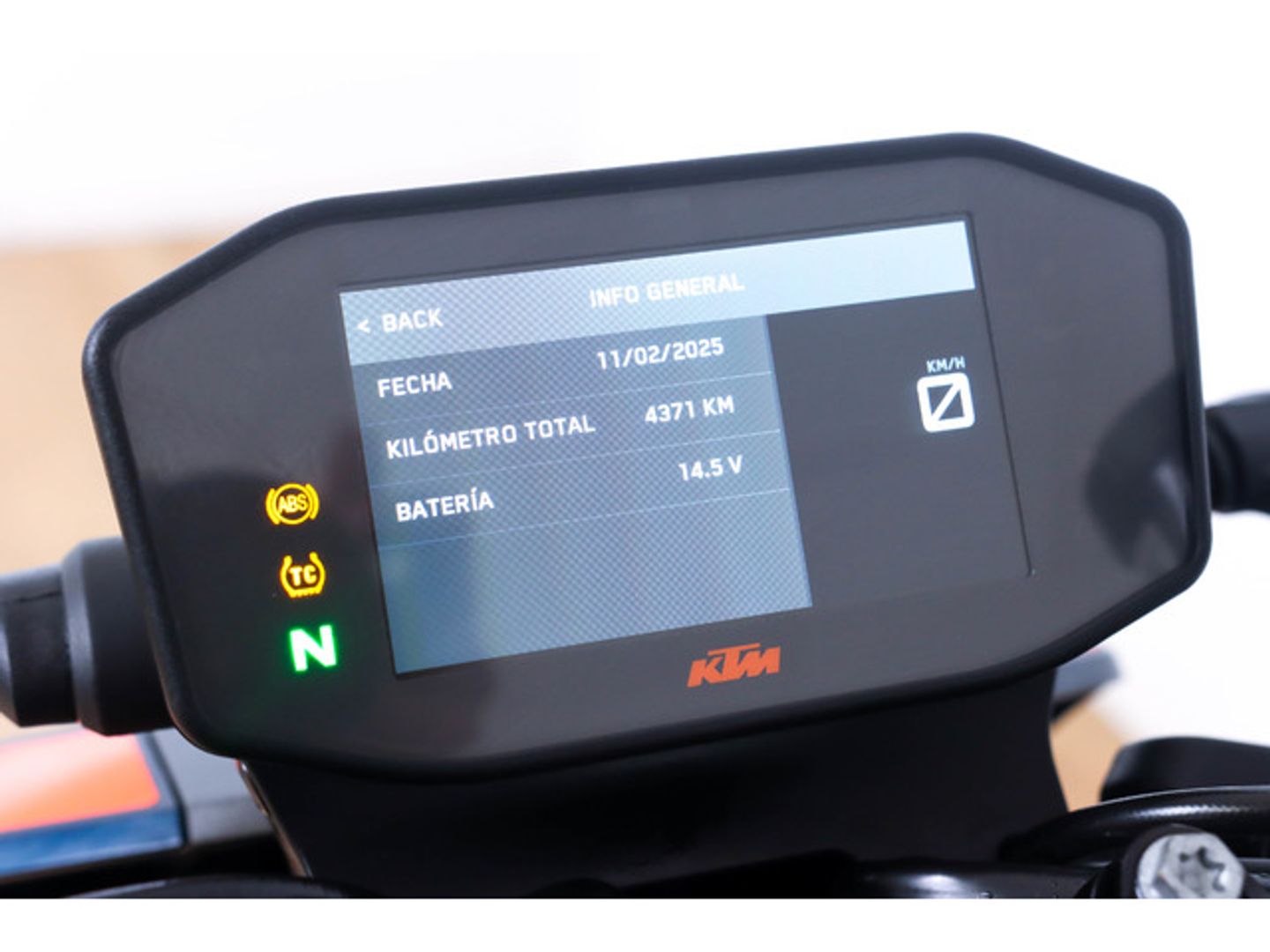 KTM 890 Duke R