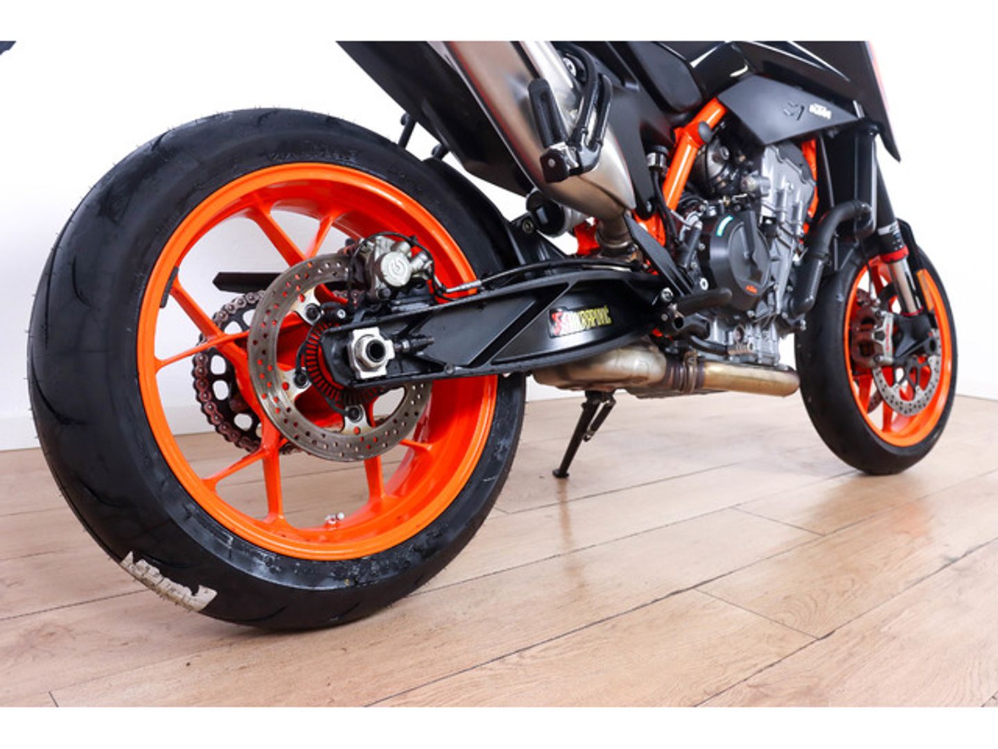 KTM 890 Duke R