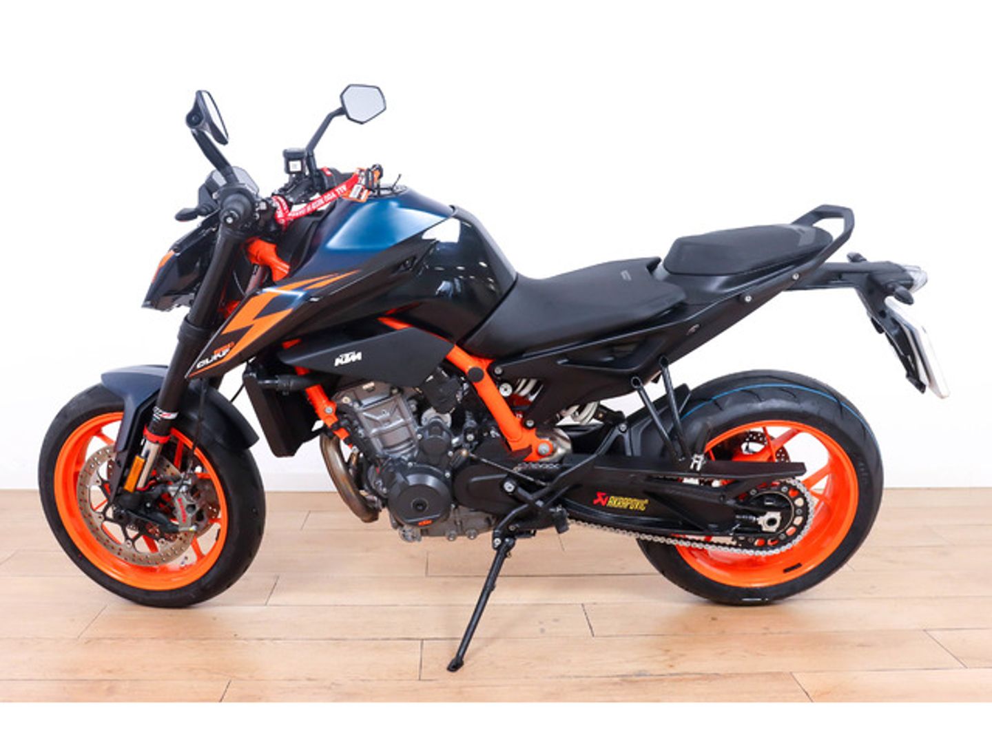 KTM 890 Duke R