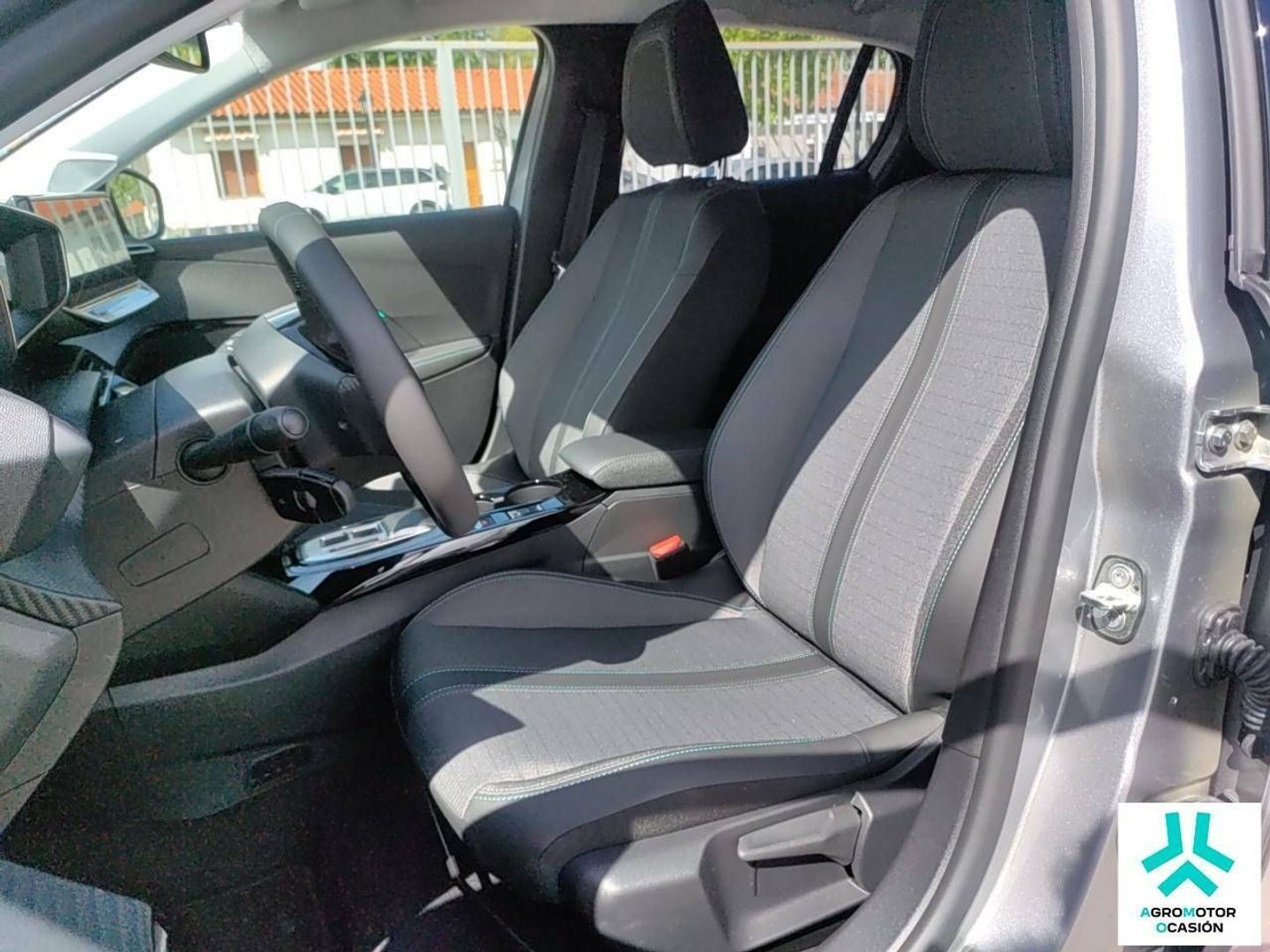 Peugeot e-208 Eléctrico Allure 100 kW (136 CV)