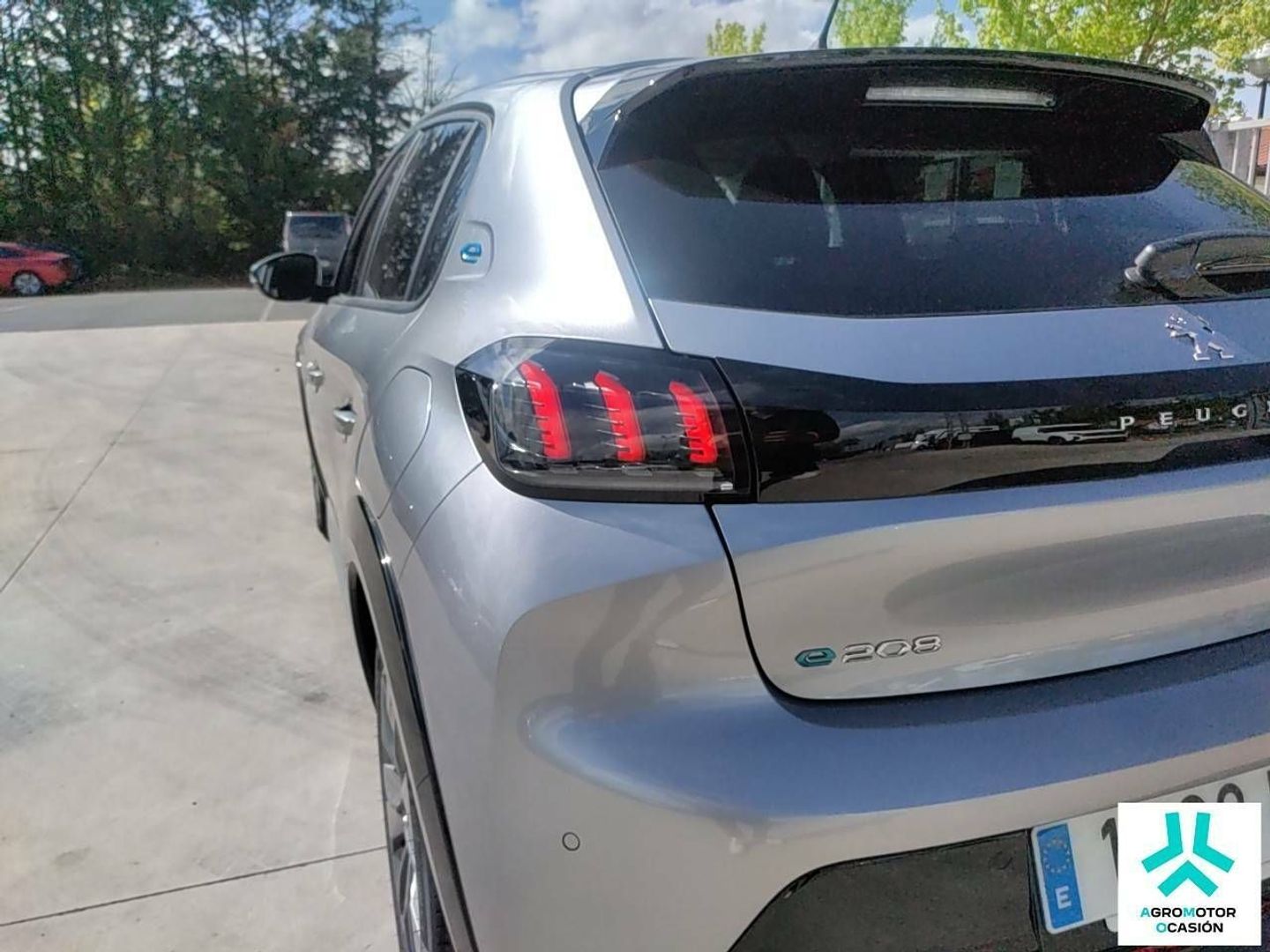 Peugeot e-208 Eléctrico Allure 100 kW (136 CV)