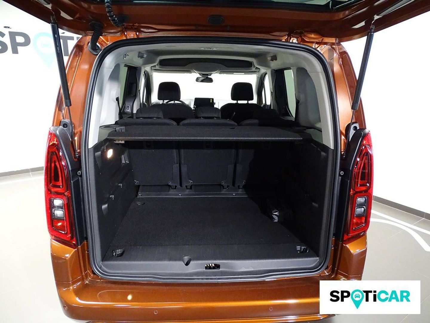 Opel Combo-e Life BEV 50kWh Elegance Plus L 100 kW (136 CV)