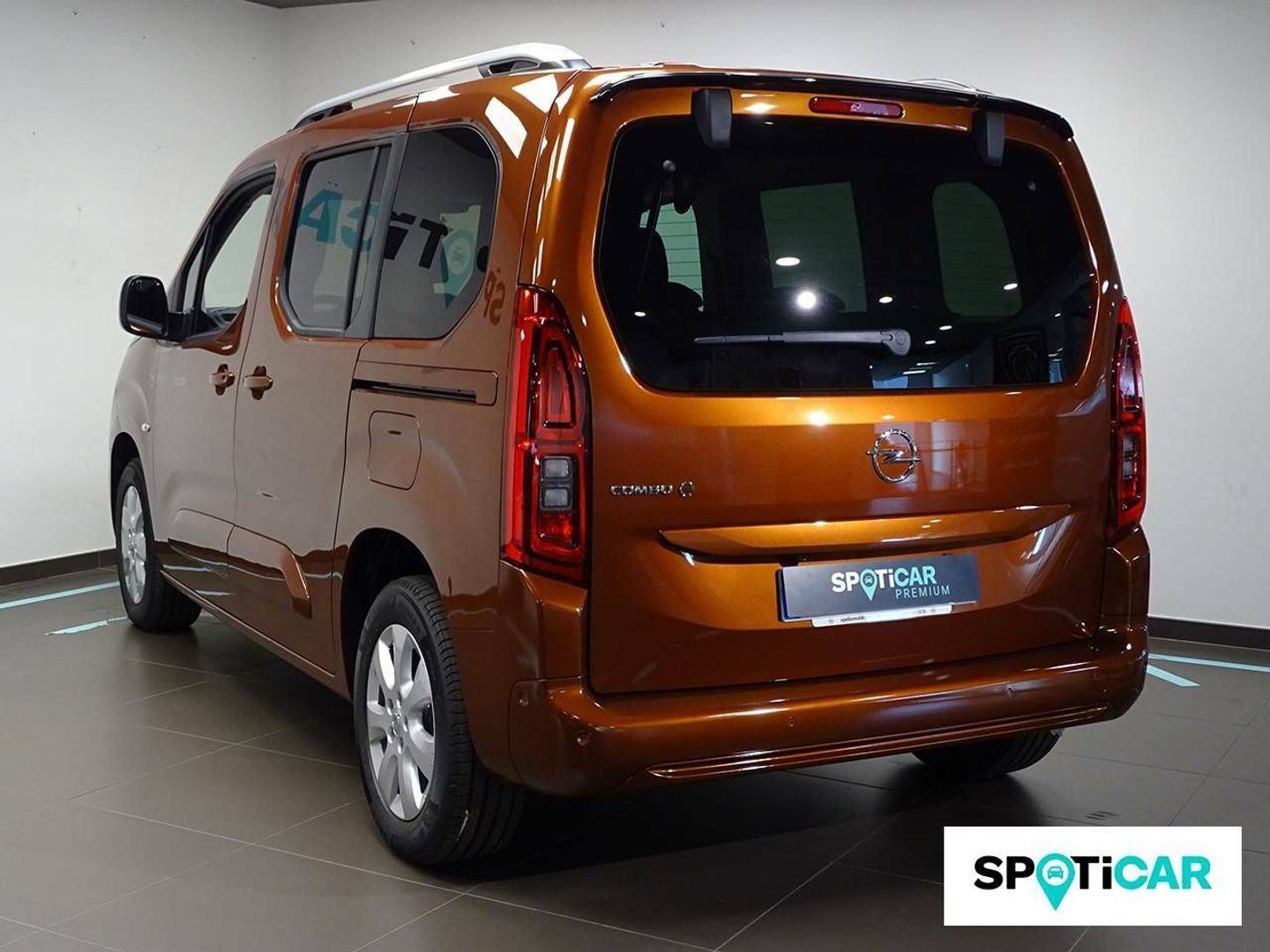 Opel Combo-e Life BEV 50kWh Elegance Plus L 100 kW (136 CV)