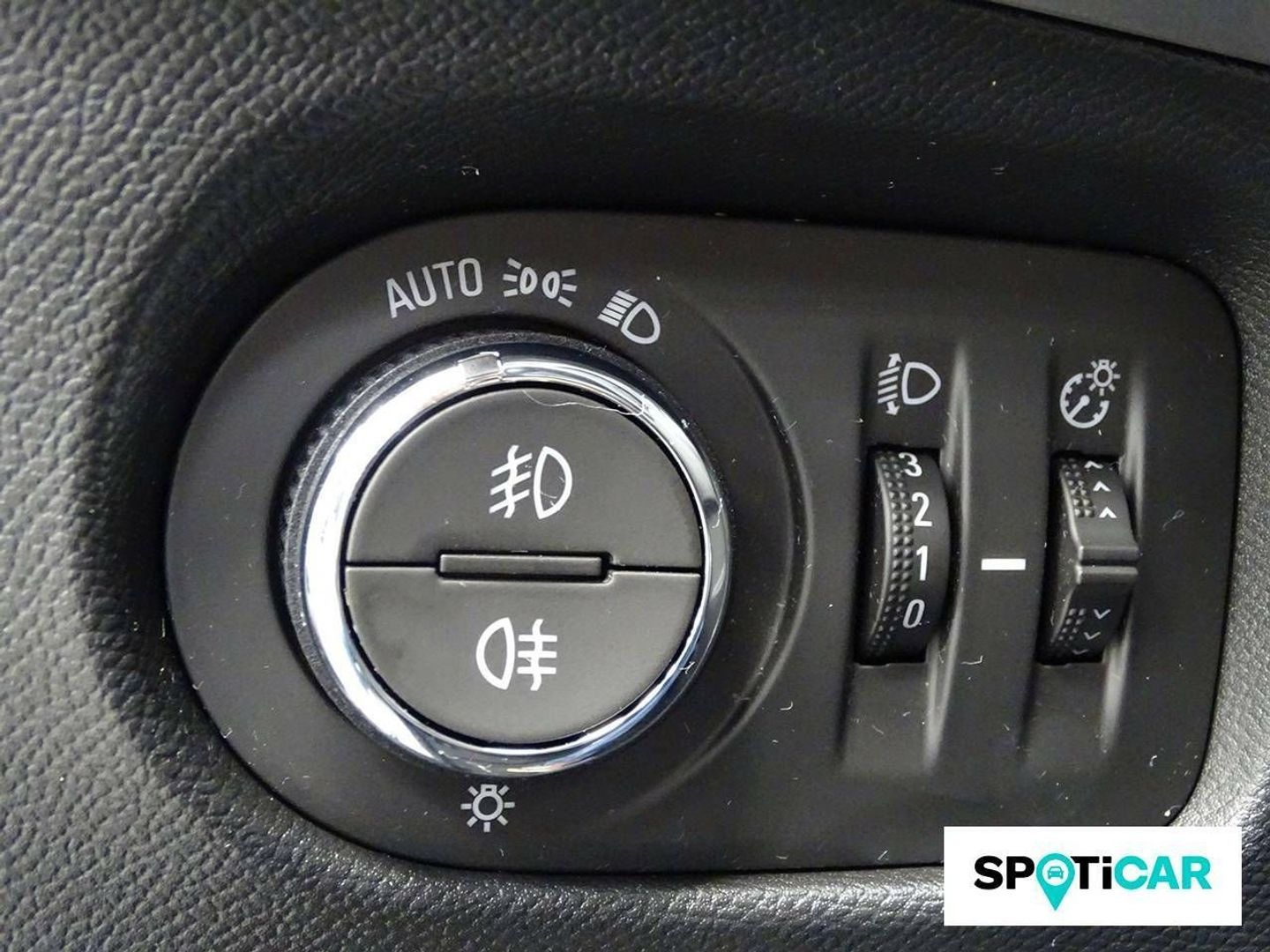 Opel Mokka-e BEV 50kWh Business Elegance-e100 kW (136 CV)
