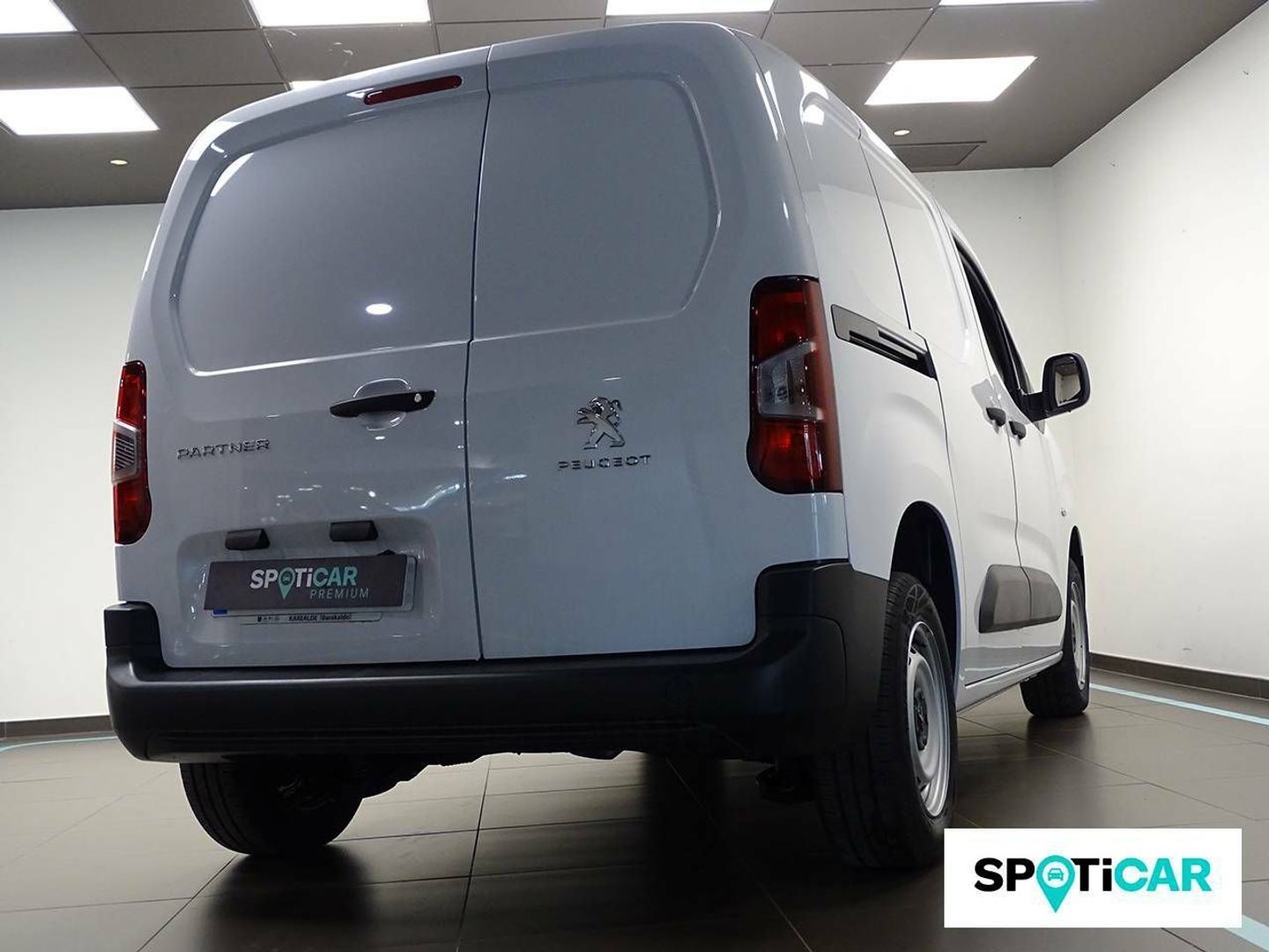Peugeot Partner Furgon BlueHDi 100 Standard 600kg 75 kW (102 CV)