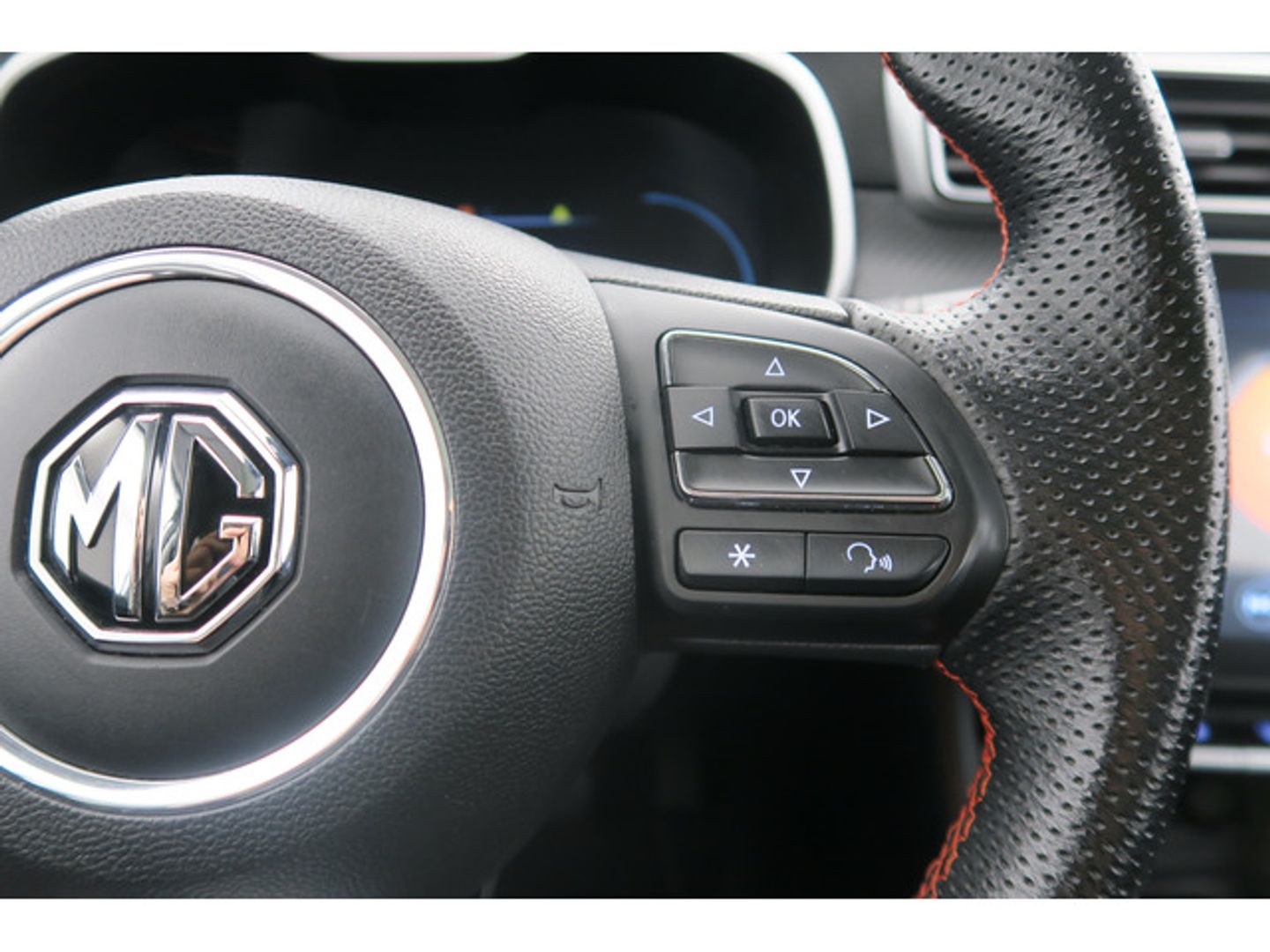 MG ZS 1.0T Luxury 82 kW (111 CV)