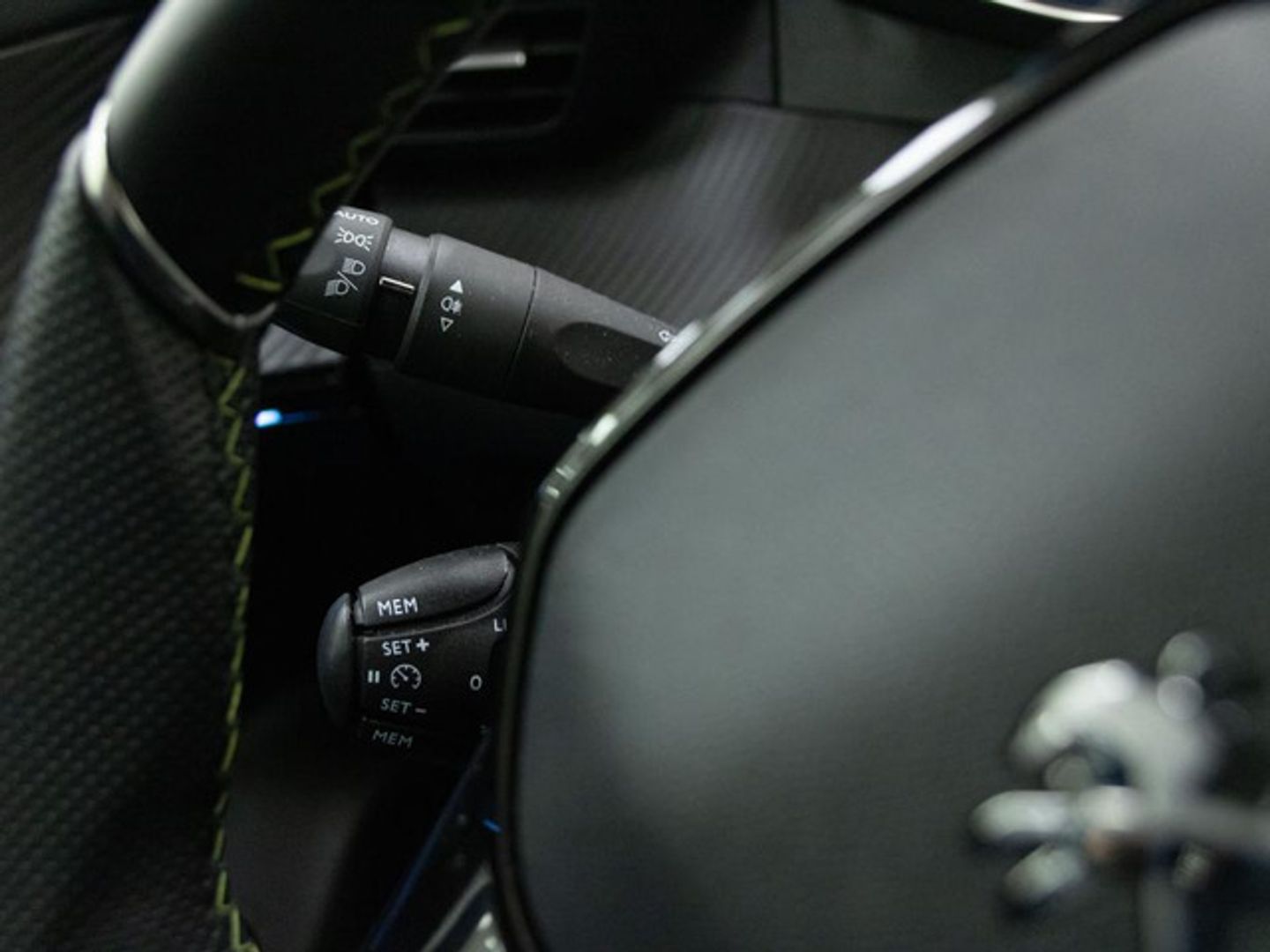 Peugeot e-2008 Eléctrico GT 100 kW (136 CV)