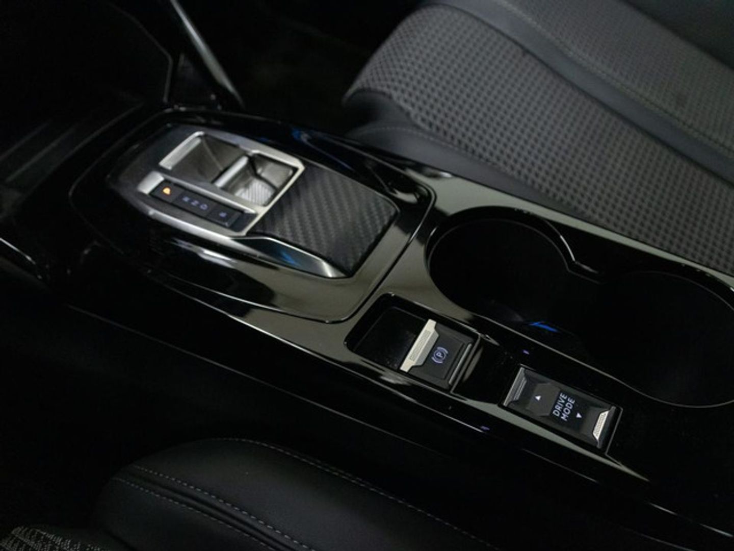Peugeot e-2008 Eléctrico GT 100 kW (136 CV)