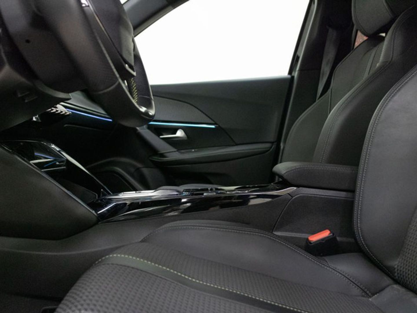 Peugeot e-2008 Eléctrico GT 100 kW (136 CV)