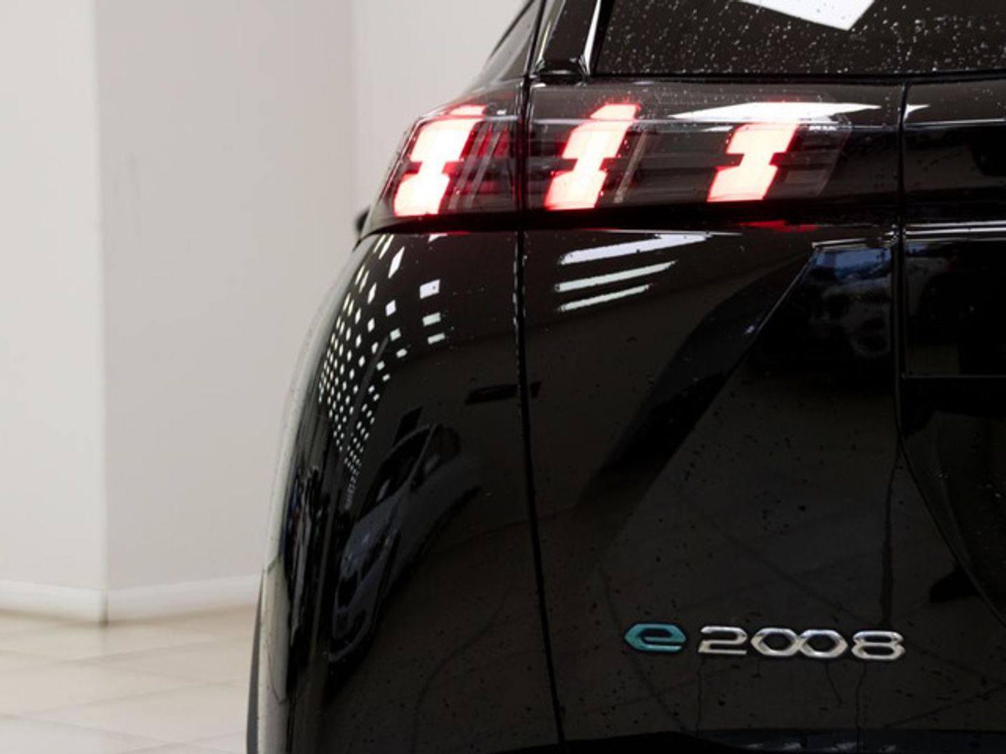 Peugeot e-2008 Eléctrico GT 100 kW (136 CV)