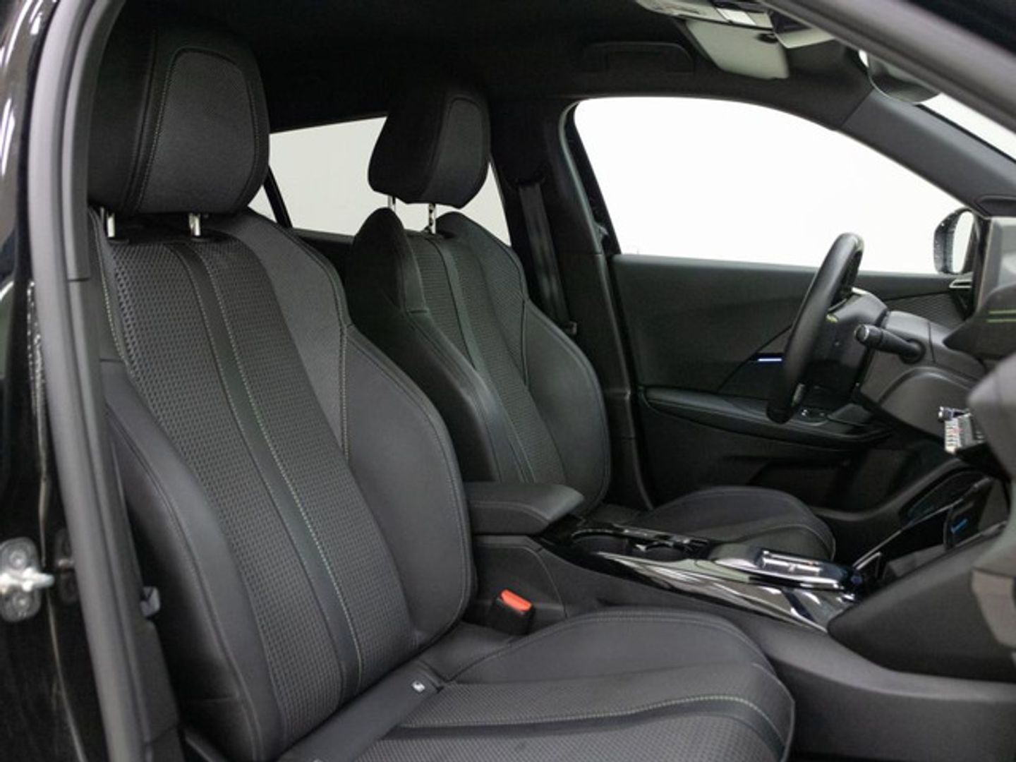 Peugeot e-2008 Eléctrico GT 100 kW (136 CV)