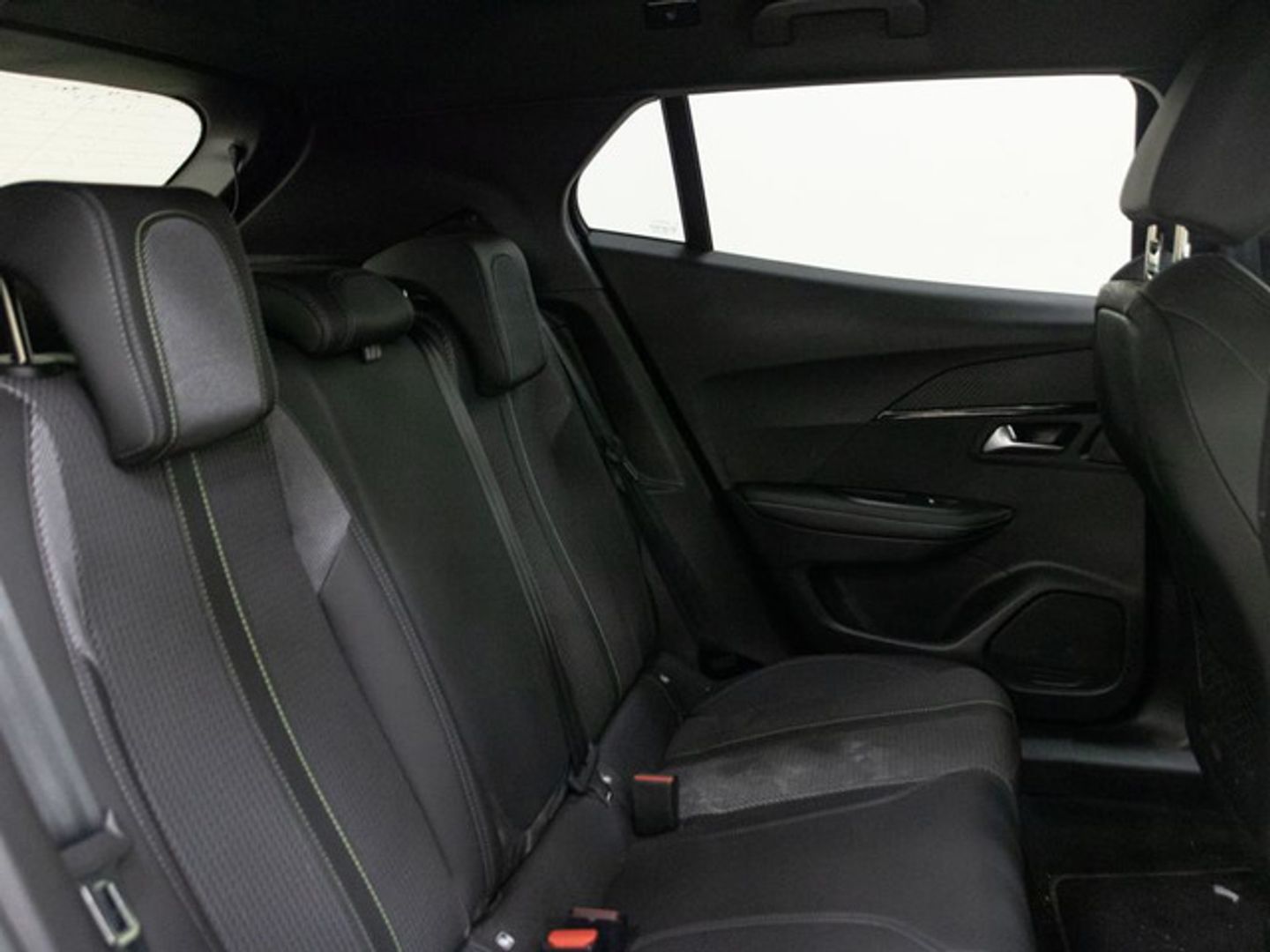 Peugeot e-2008 Eléctrico GT 100 kW (136 CV)