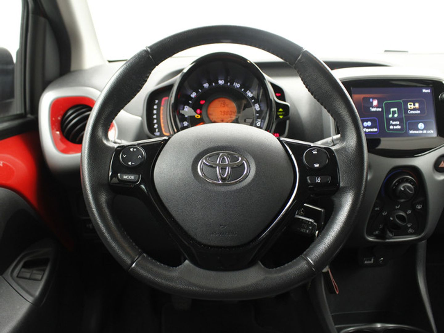 Toyota Aygo 1.0 70 x-play 53 kW (72 CV)
