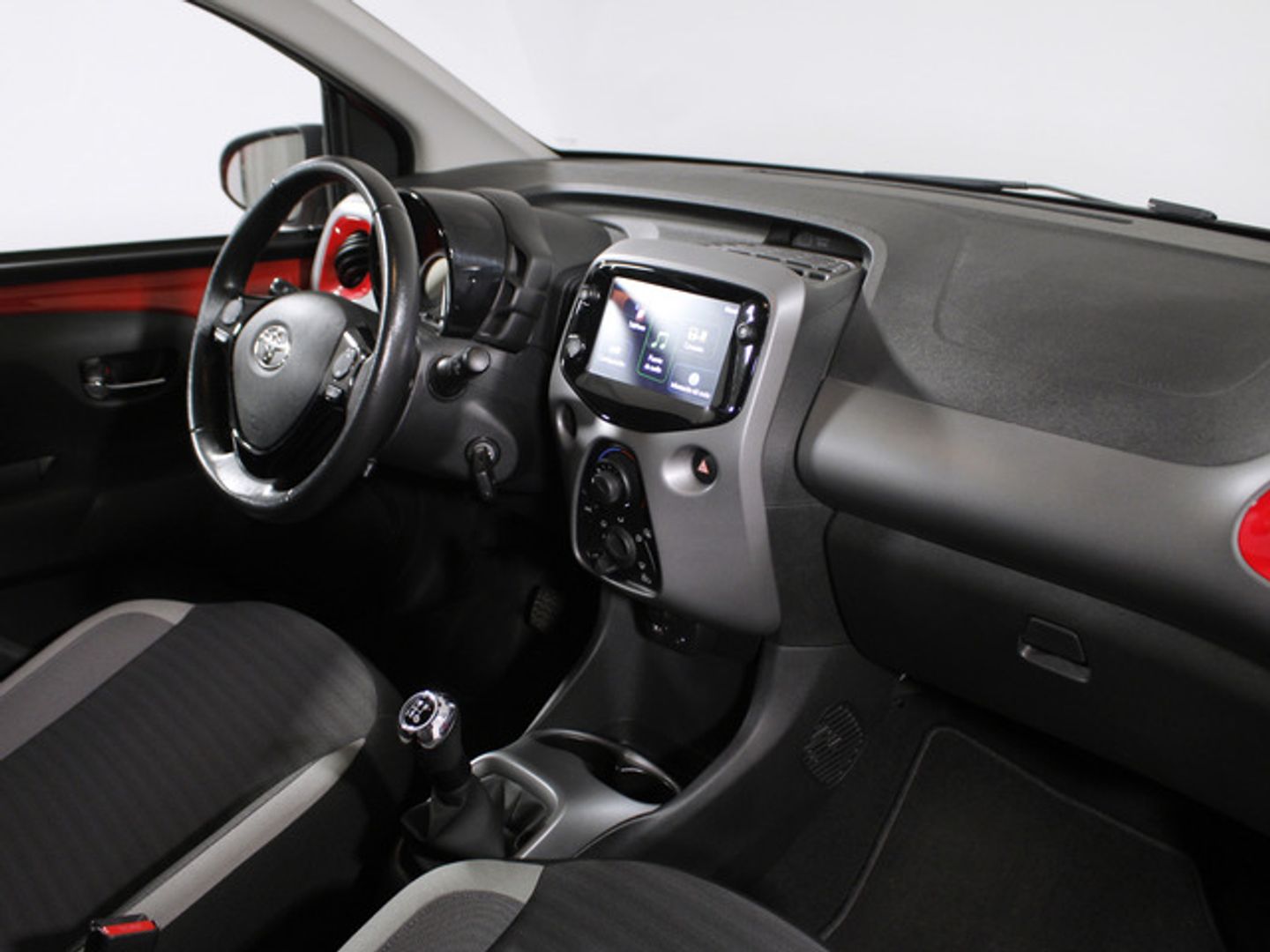 Toyota Aygo 1.0 70 x-play 53 kW (72 CV)