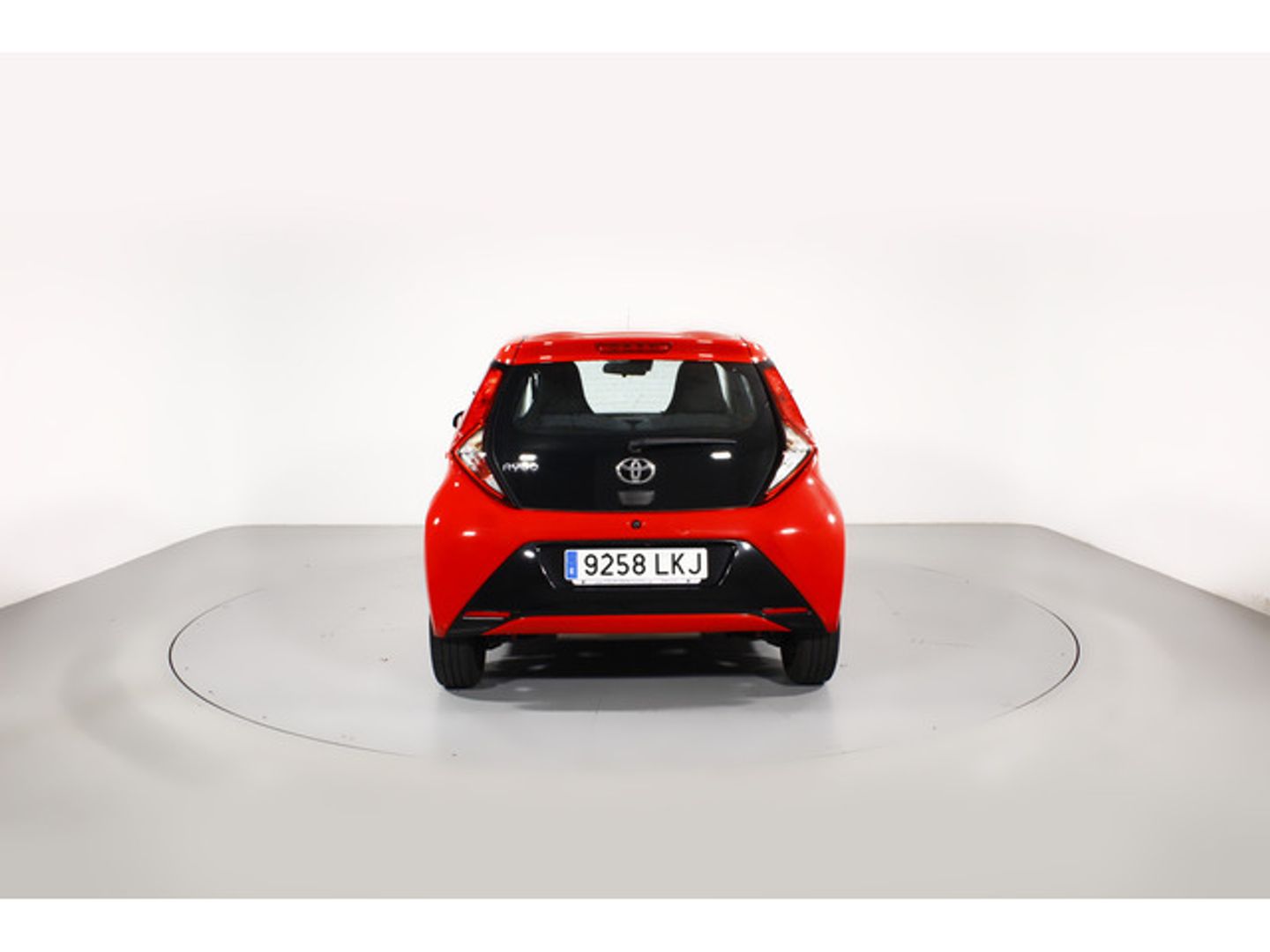 Toyota Aygo 1.0 70 x-play 53 kW (72 CV)