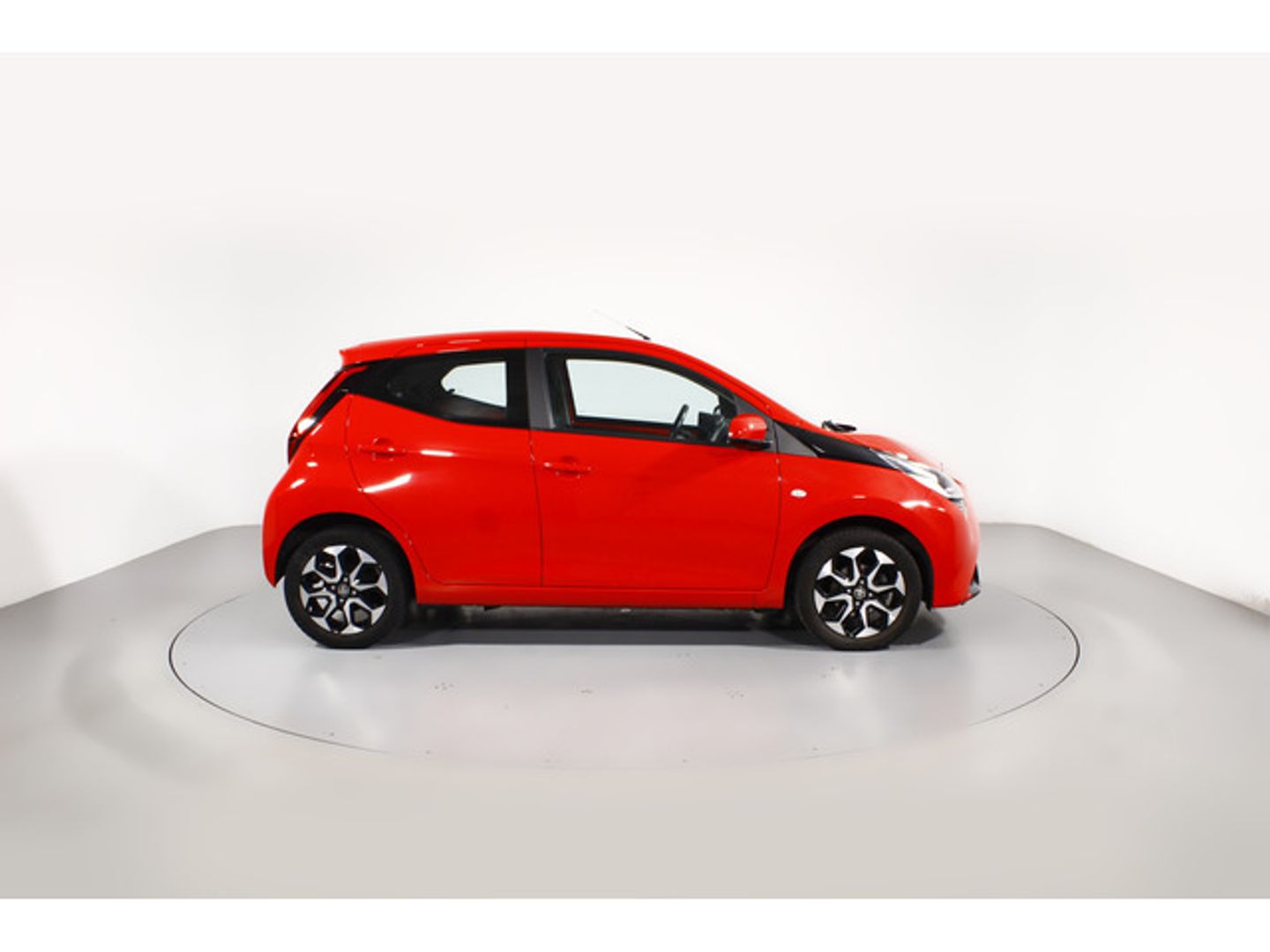 Toyota Aygo 1.0 70 x-play 53 kW (72 CV)