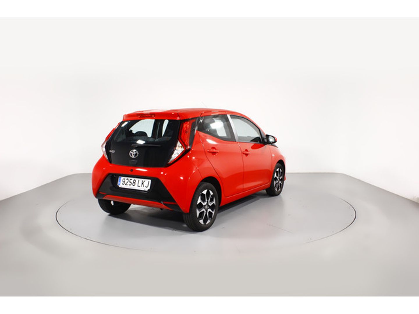 Toyota Aygo 1.0 70 x-play 53 kW (72 CV)
