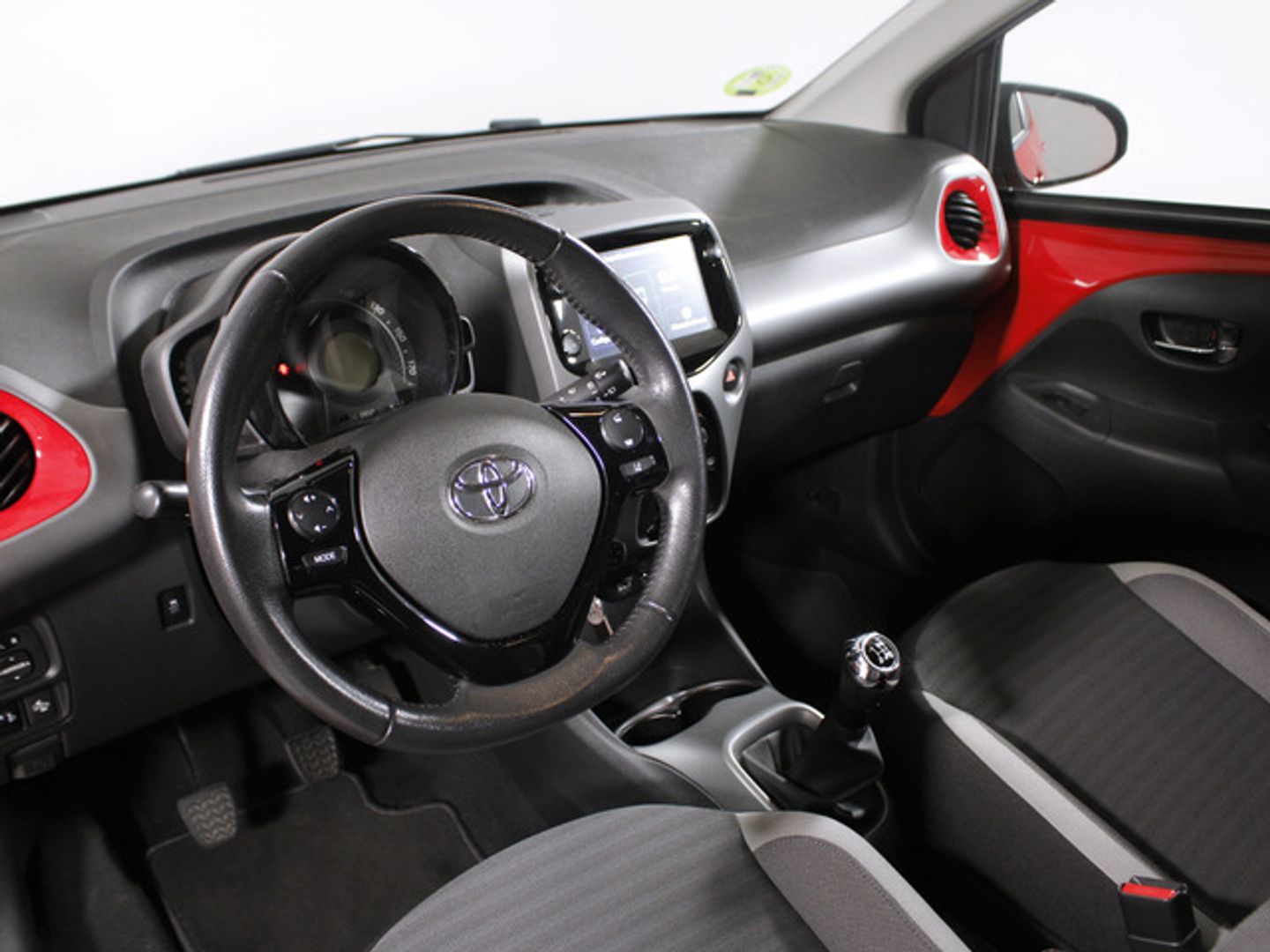 Toyota Aygo 1.0 70 x-play 53 kW (72 CV)