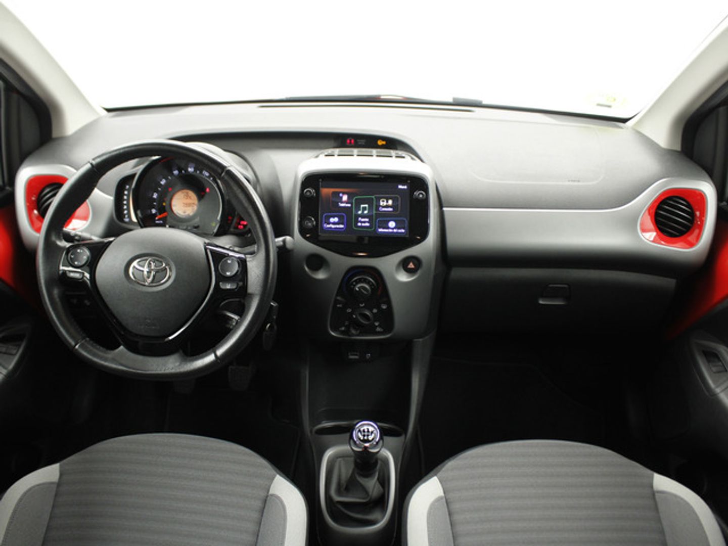 Toyota Aygo 1.0 70 x-play 53 kW (72 CV)